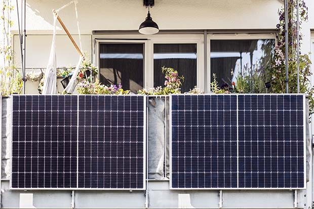 1000W Balkonkraftwerk mit Halterung für Garten oder Terrasse, inkl