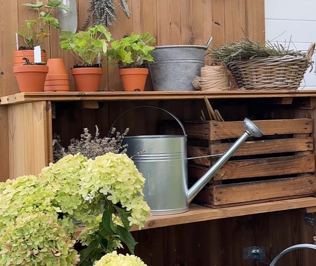 DIY-Anleitung Pflanztisch selber bauen.