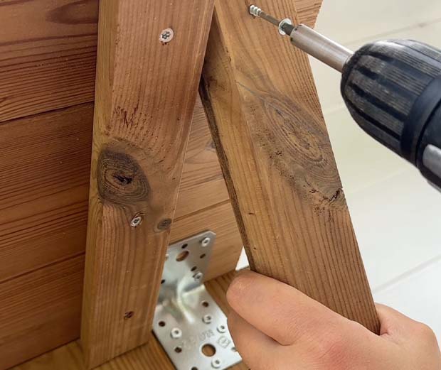 DIY-Anleitung Pflanztisch selber bauen. Anleitungsschritt 4.