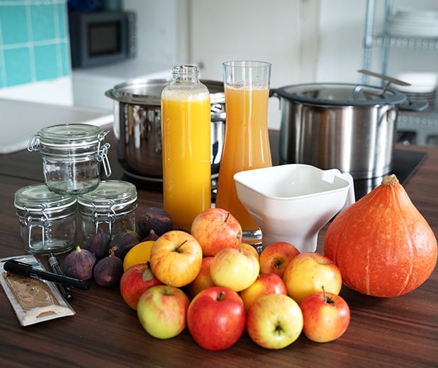 Herbstliche Marmeladen Rezepte zum Nachmachen. Zubereitung Schritt 1 Apfel-Dattel Marmelade.