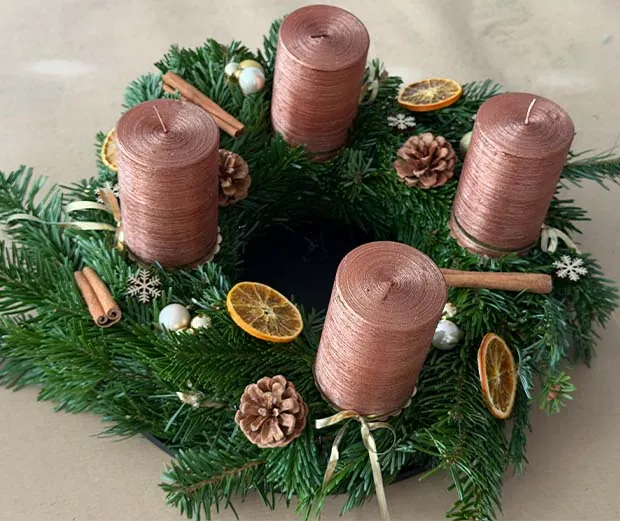 DIY-Idee Adventskranz binden.