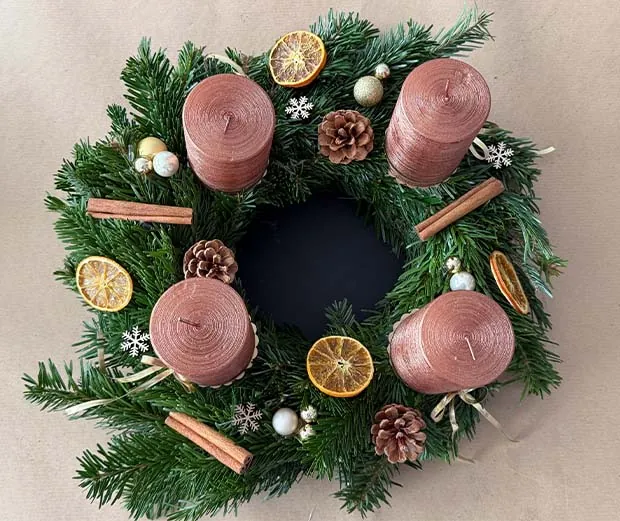 DIY-Idee Adventskranz binden.