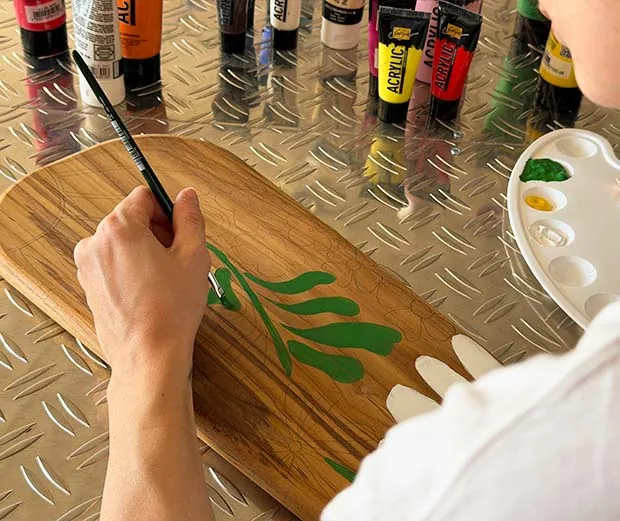 DIY-Idee: Holztablett bemalen. Schritt 1.