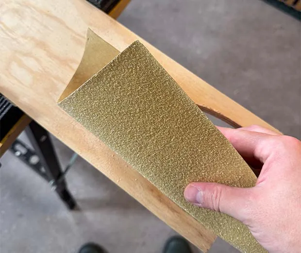 DIY-Idee Stiefelknecht aus Holz. Anleitungsschritt 2.