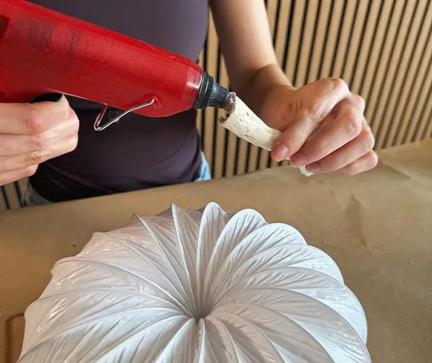 DIY-Idee Leuchtkürbisse basteln. Schritt 4.