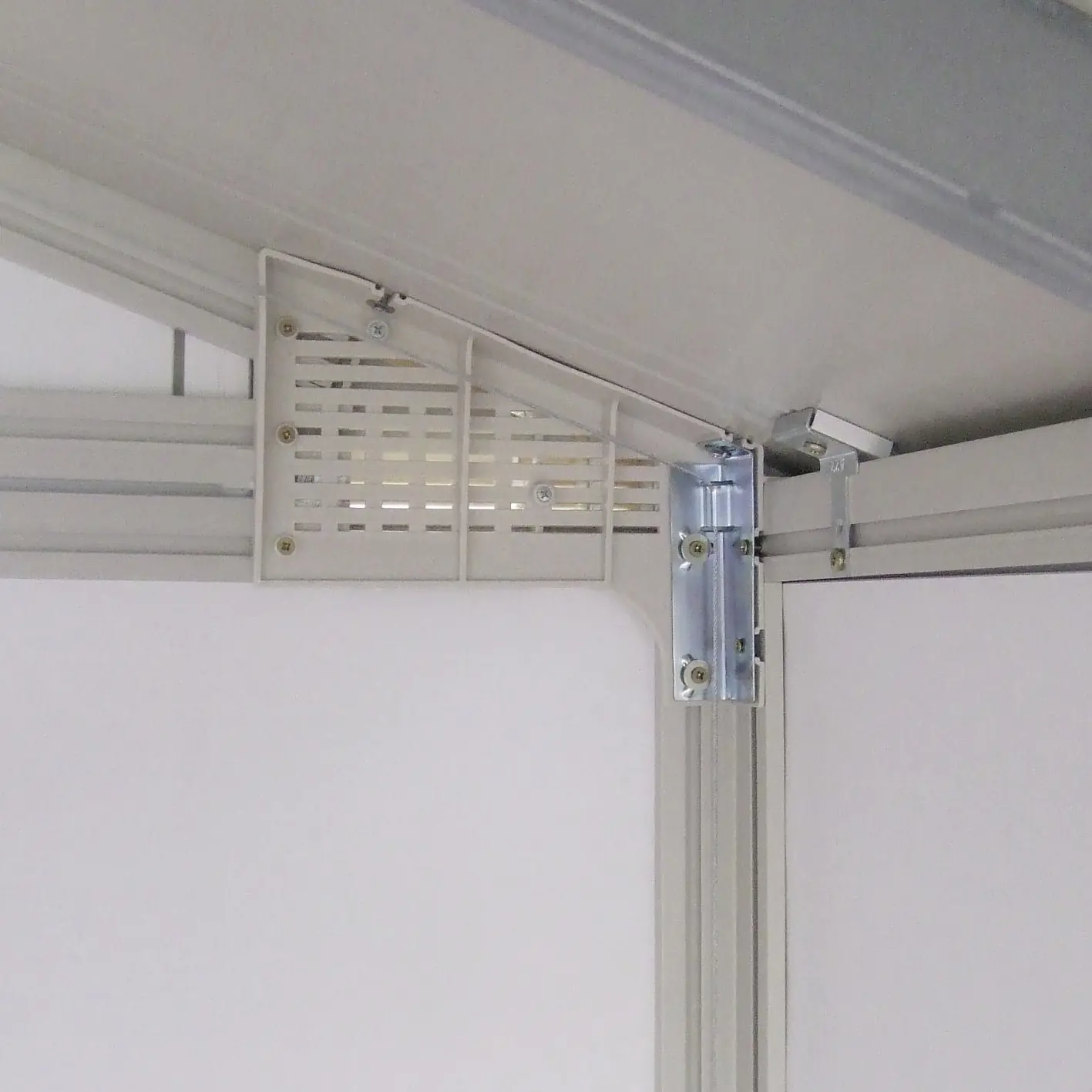 Grosfillex Gartenhaus Utility V 4,9 295 x 261 cm (inkl. Dachüberstand) Grosfillex Gartenhaus Utility V 4,9 295 x 261 cm (inkl. Dachüberstand)
