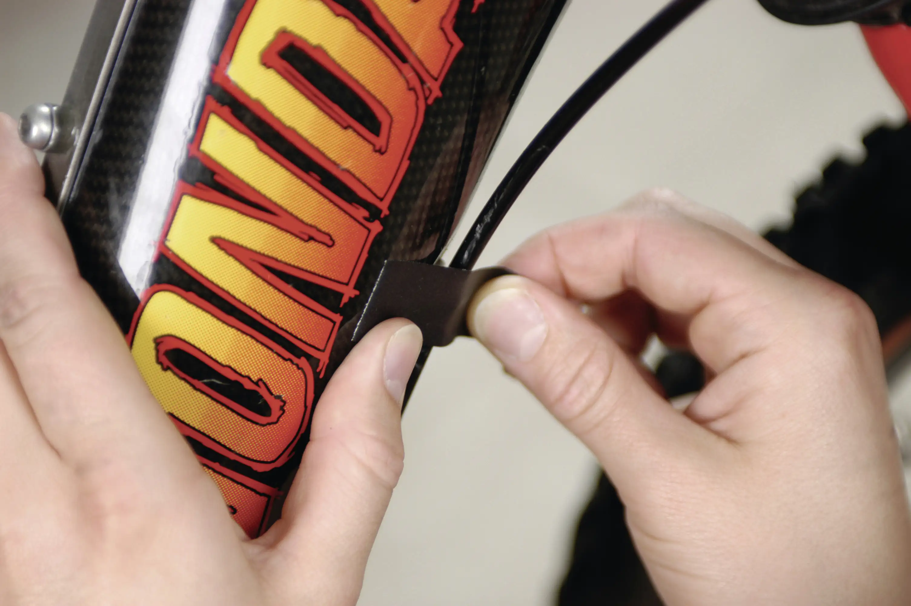 tesa extra Power Gewebeband Perfect 2,75 m x 19 mm, rot