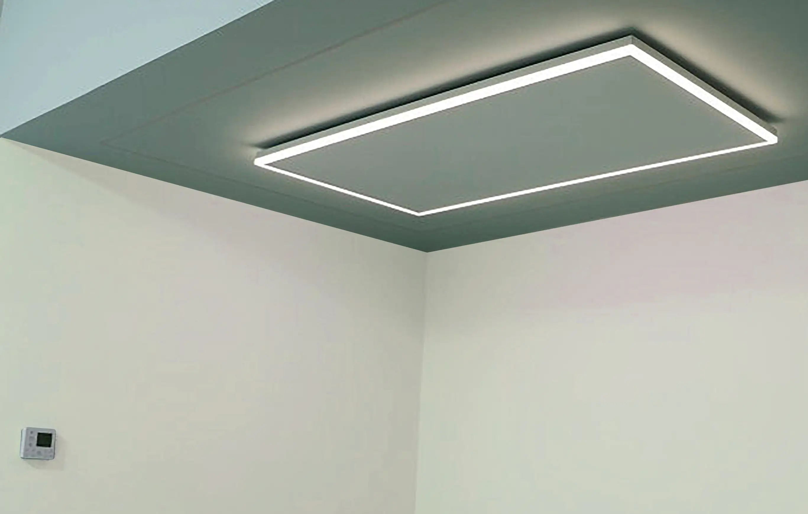 Infrarot Deckenheizkörper mit LED Licht 110 x 63 cm, weiß, 700 Watt