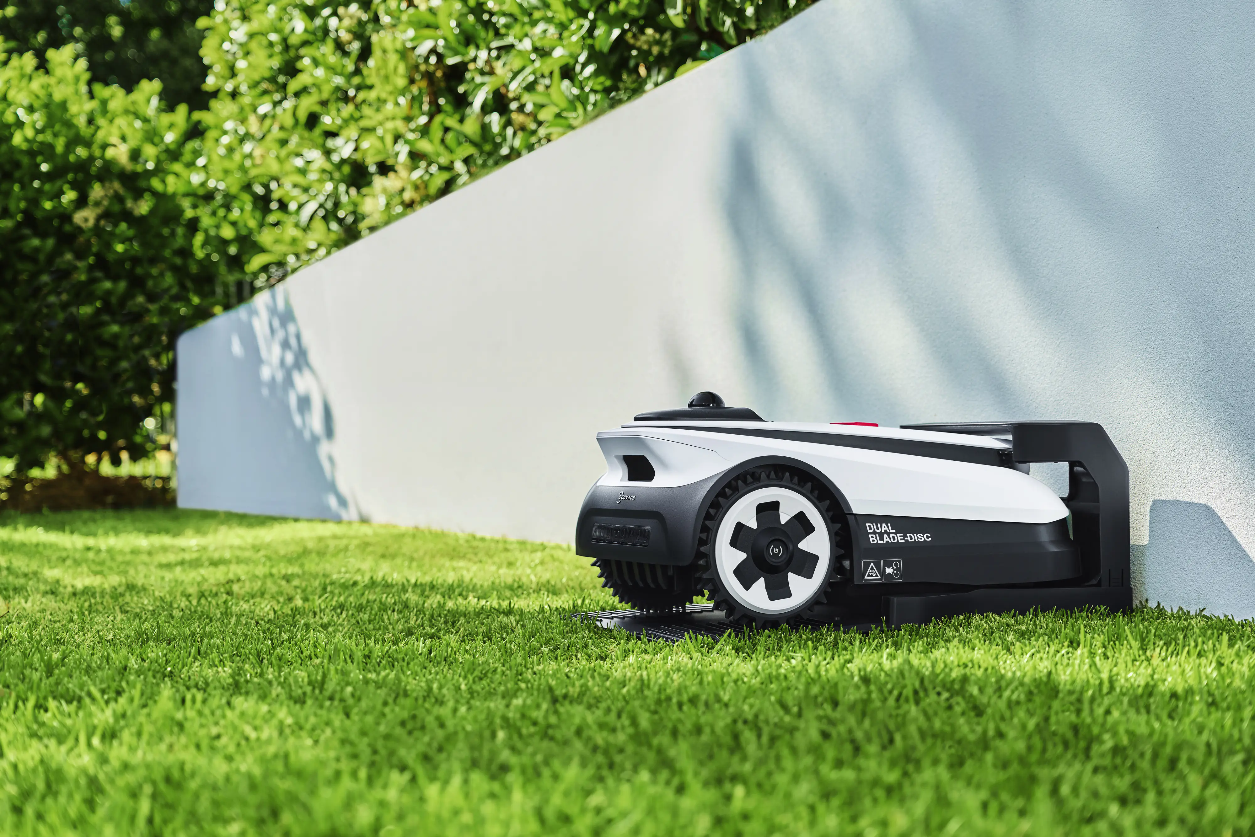 ECOVACS Mähroboter GOAT A3000 LiDAR Pro - 33 cm Schnittbreite 3000 m² 32 V