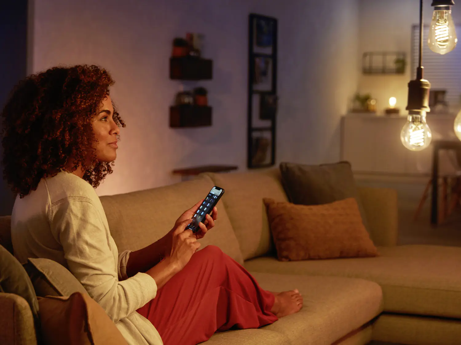 Philips HUE  LED-Leuchtmittel Vintage Globe G93 E27 7W warmweiß smart