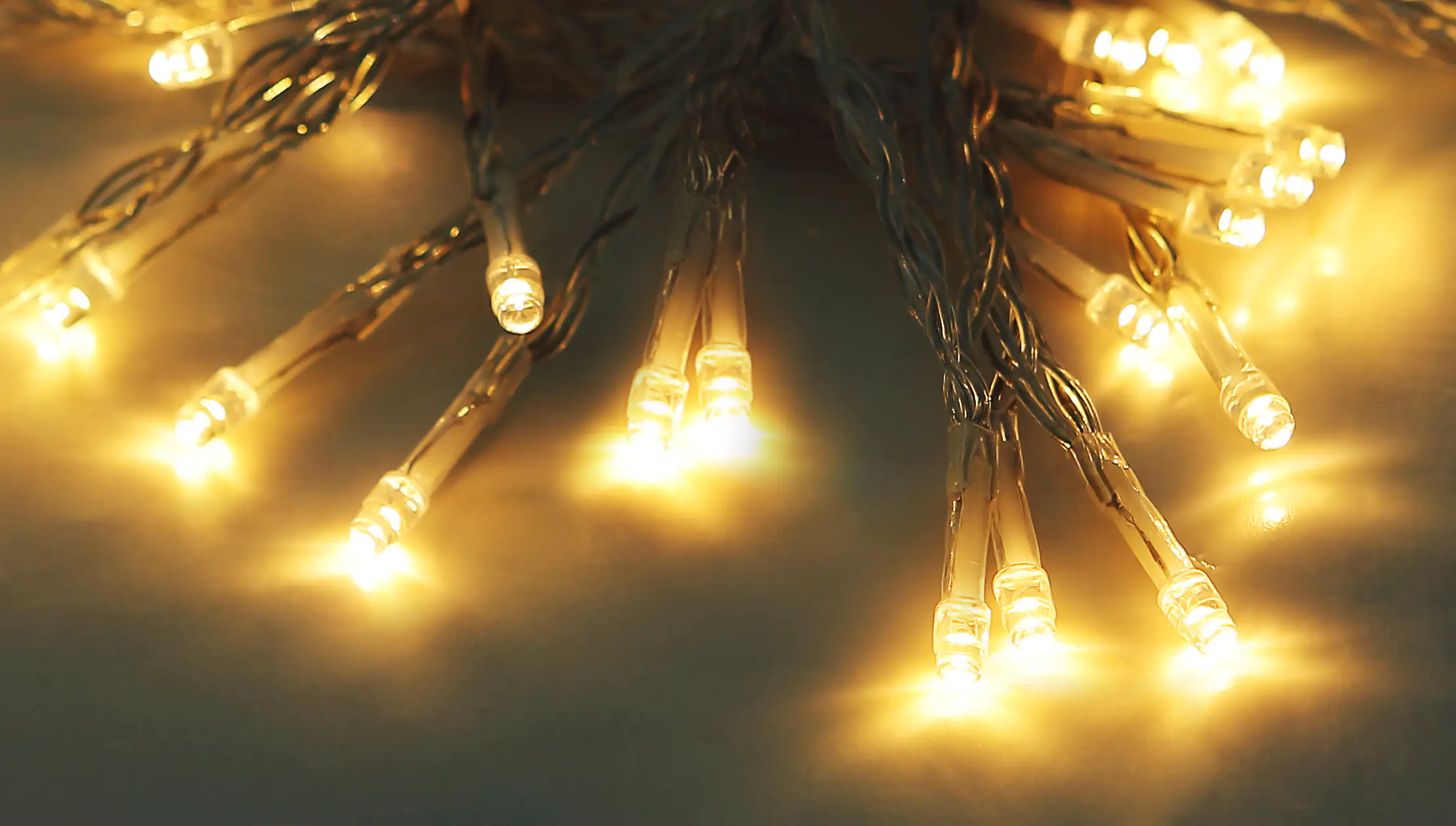 Globo LED Außen-Solar-Lichterkette 10m 50 LED warmweiß