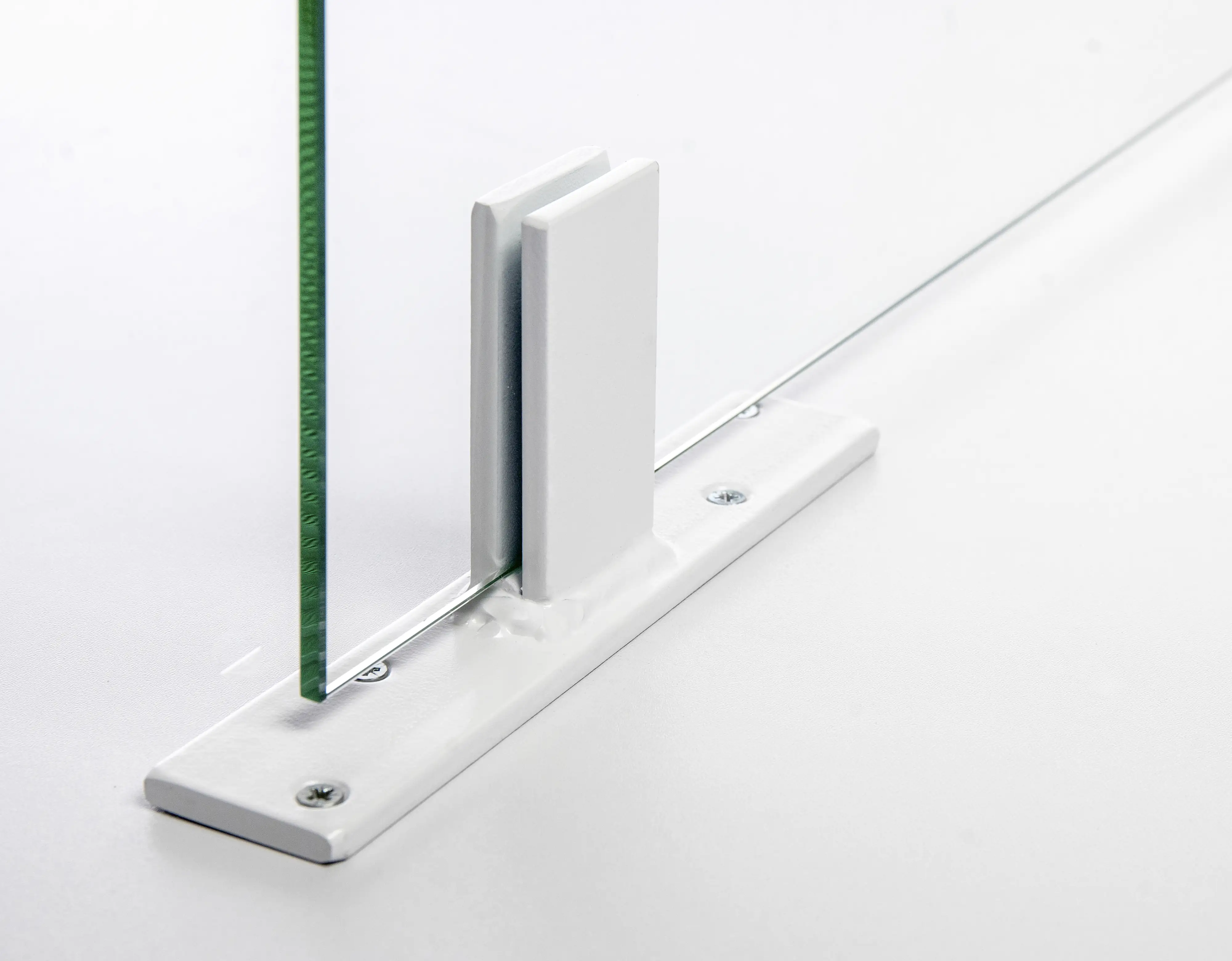 4250189089785 Standfuß längs quer für 6 mm ESG-Glas Länge 20 cm Aluminium weiß lackiert