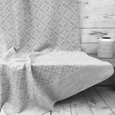 Casa Colori Wohndecke mit grafischen Muster Casa Colori Wohndecke mit grafischen Muster