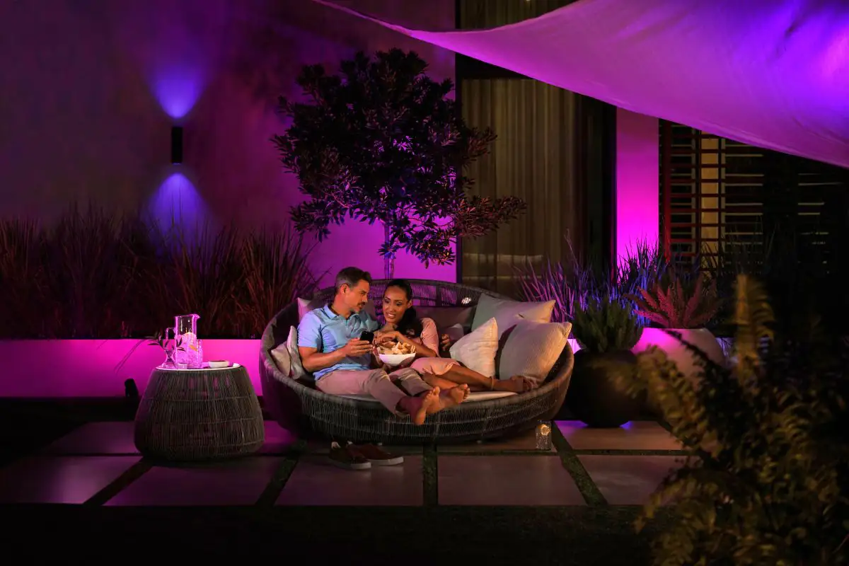 Philips Hue Außen-Spot White & Color Ambiance Lily XL schwarz RGB Philips Hue Außen-Spot White & Color Ambiance Lily XL schwarz RGB