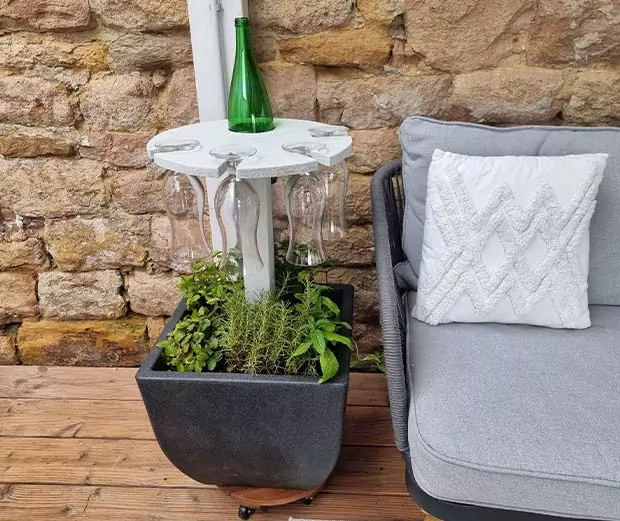 Cocktailständer aus einem Pflanzkübel bauen