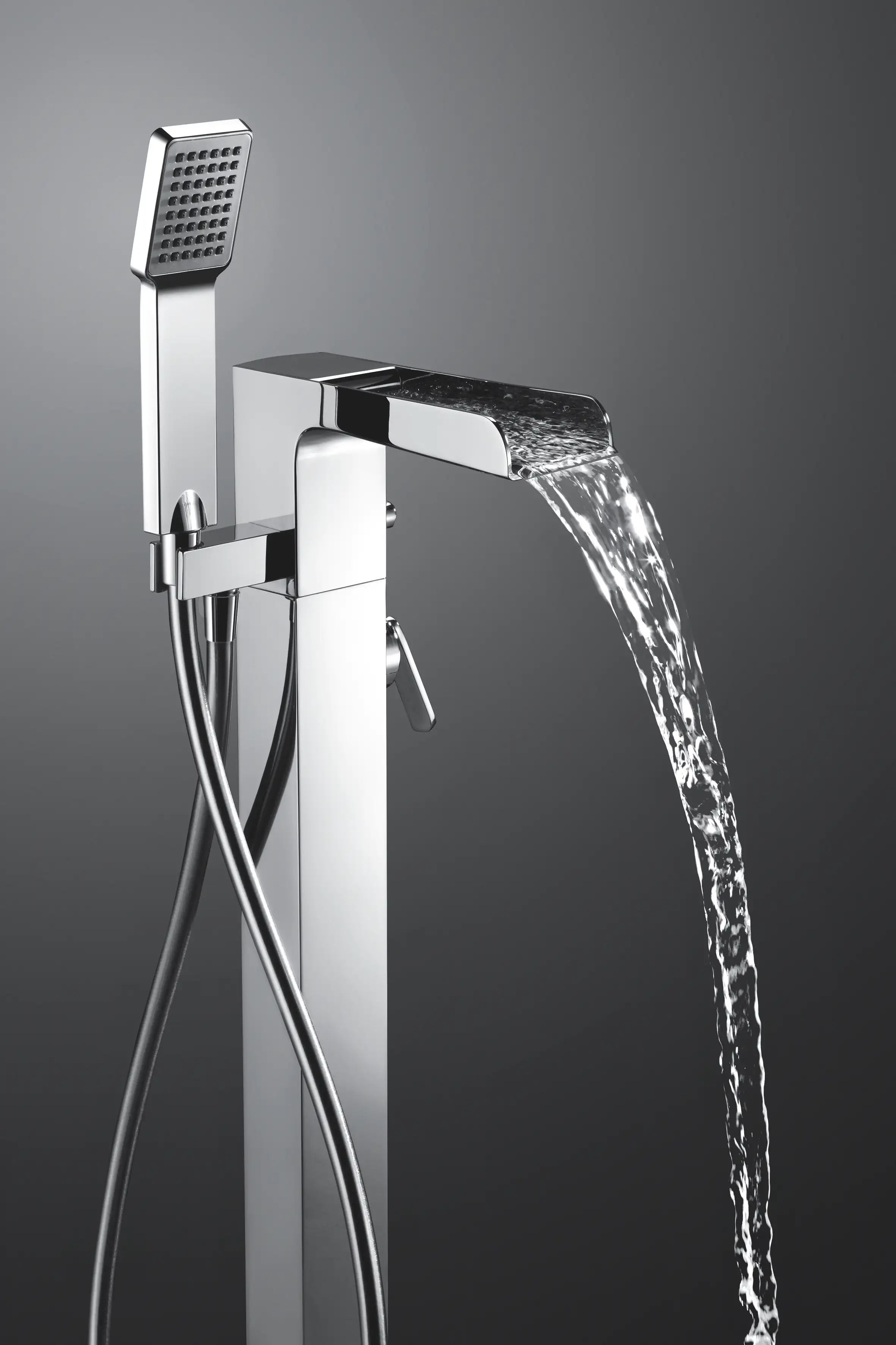 Ottofond Freistehende Armatur Niagara mit frei fließendem Auslauf