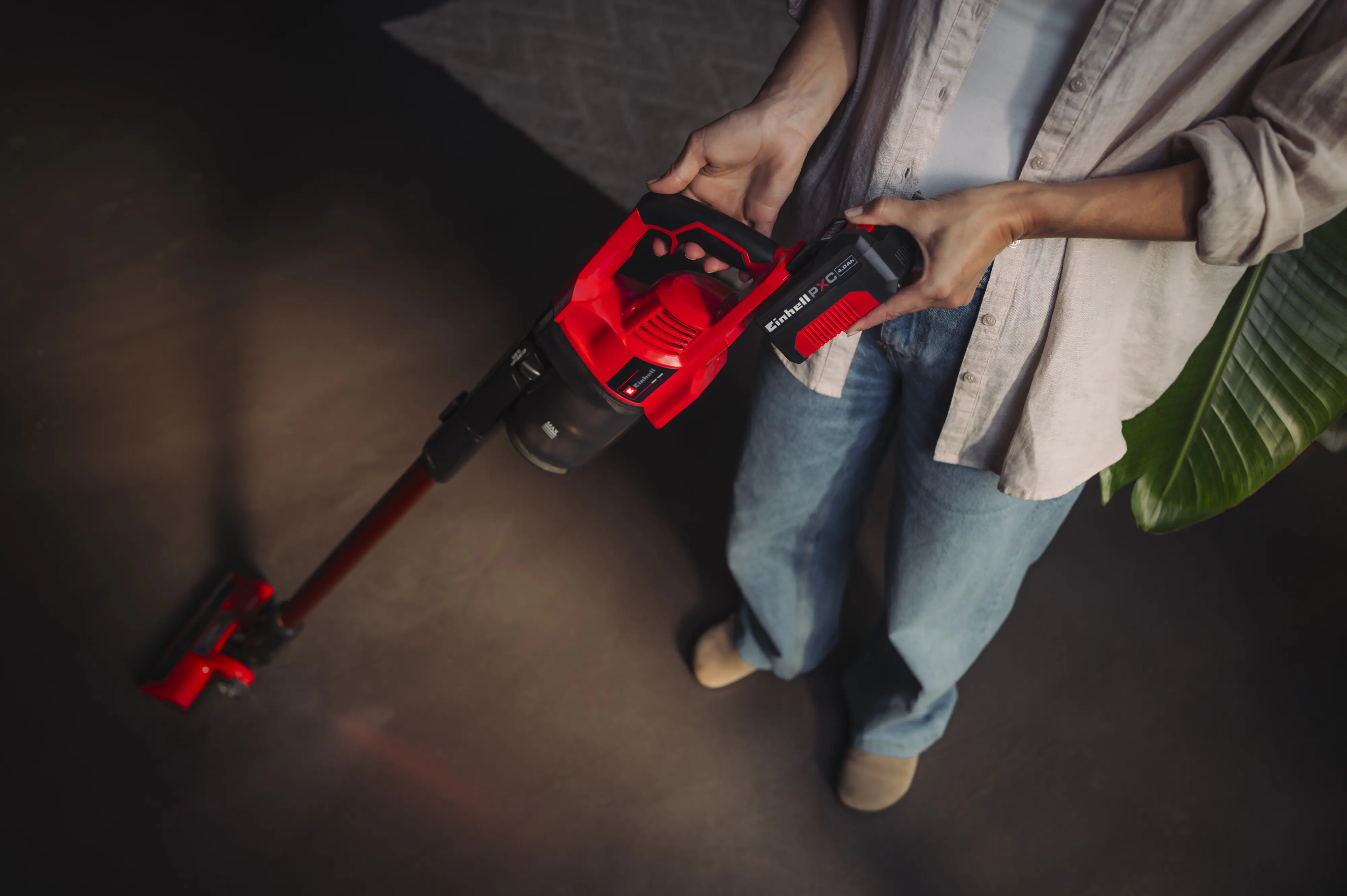 Einhell Akku-Stielstaubsauger TE-SV 18 Li inkl. 4Ah Starterset