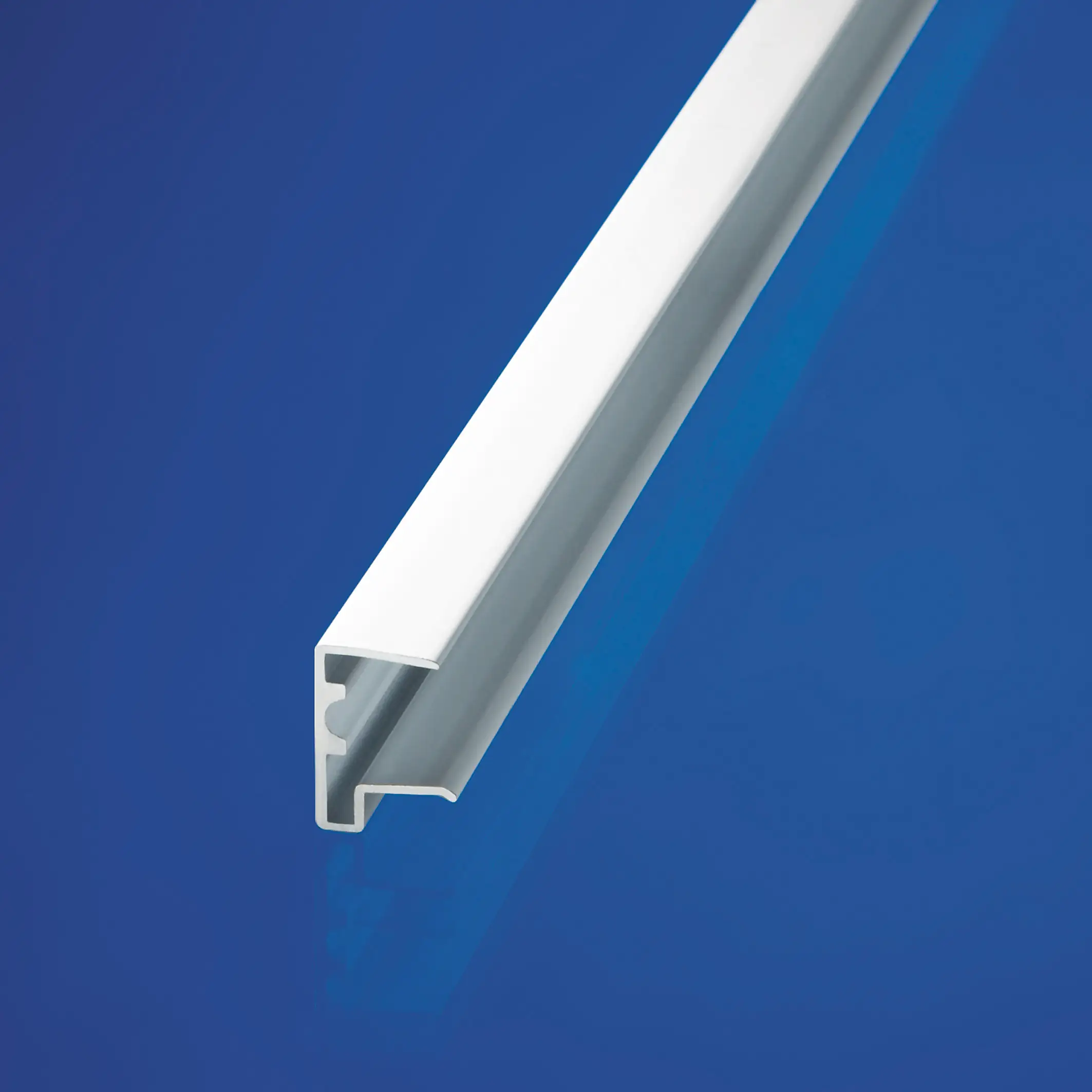 4003412076423 Gutta Alu-Kantenschutz mit Tropfnase 105 cm x 10 mm weiß