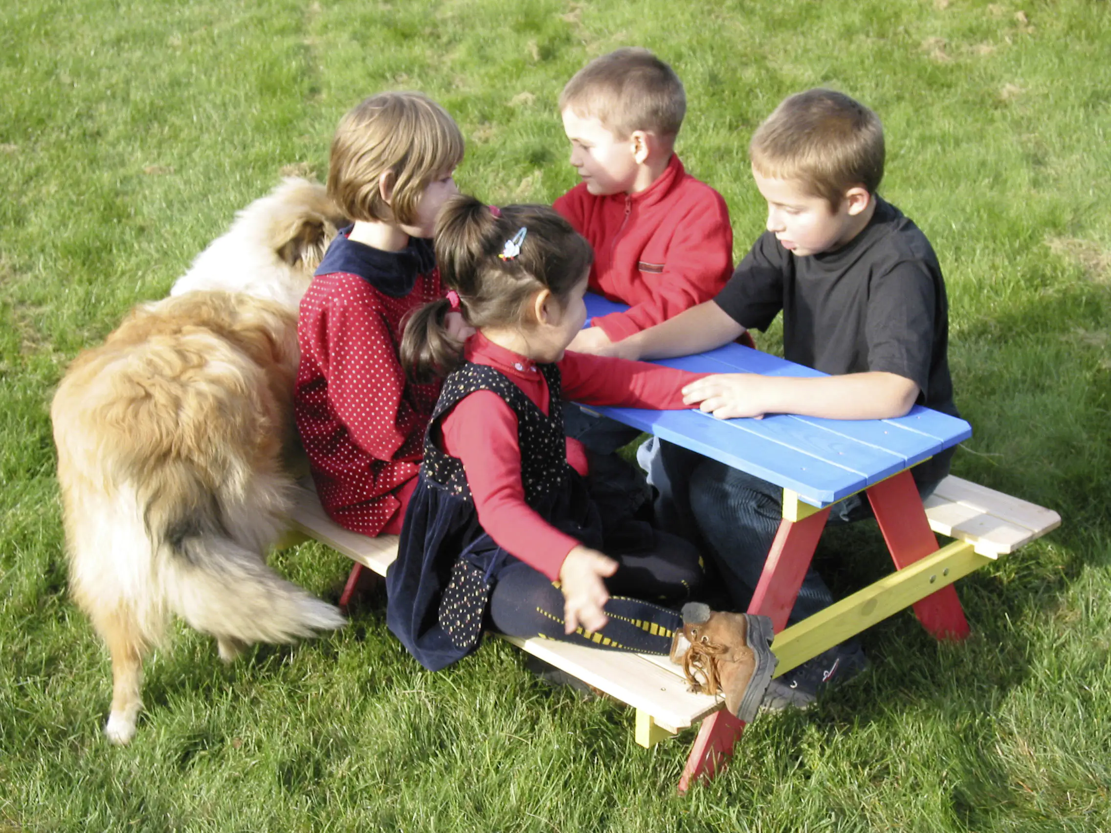 Dobar Sitzbank für Kinder mit Tisch mehrfarbig 85 x 90 x 45 cm