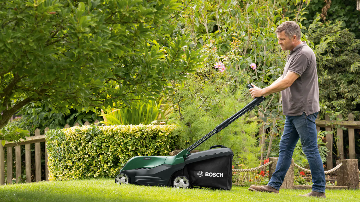 Bosch Akku-Rasenmäher AdvancedRotak 36 V 44 cm Schnittbreite inkl. Akku & Ladegerät