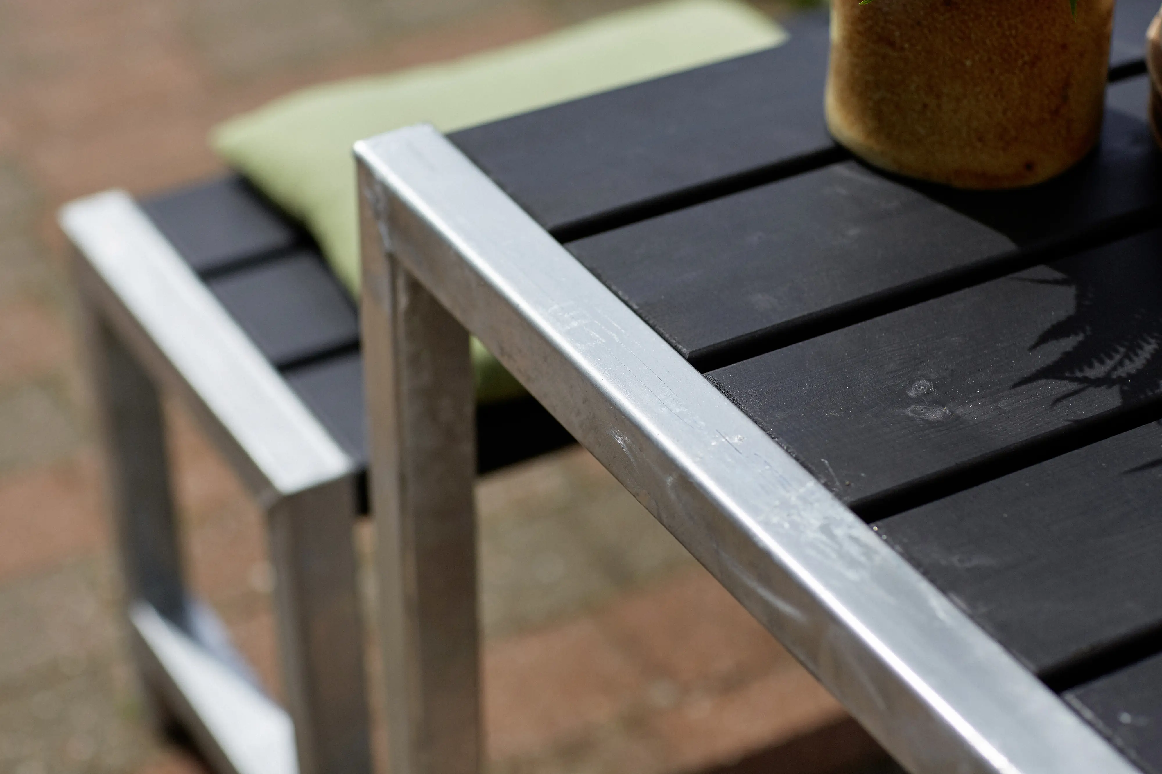 Plus Cafegarnitur Tisch und 2 Bänke   RAL 9005 Schwarz