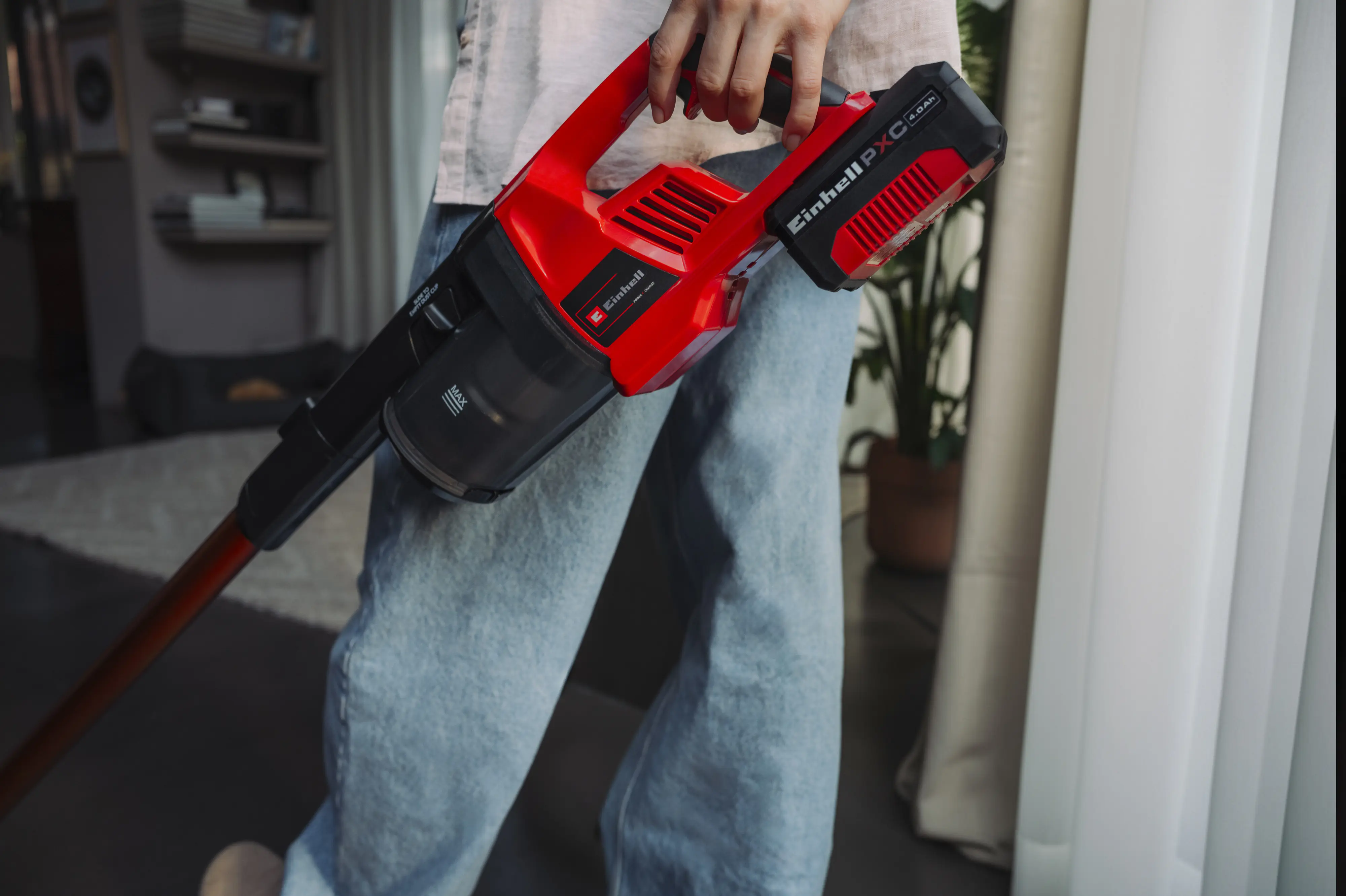 Einhell Akku-Stielstaubsauger TE-SV 18 Li inkl. 4Ah Starterset