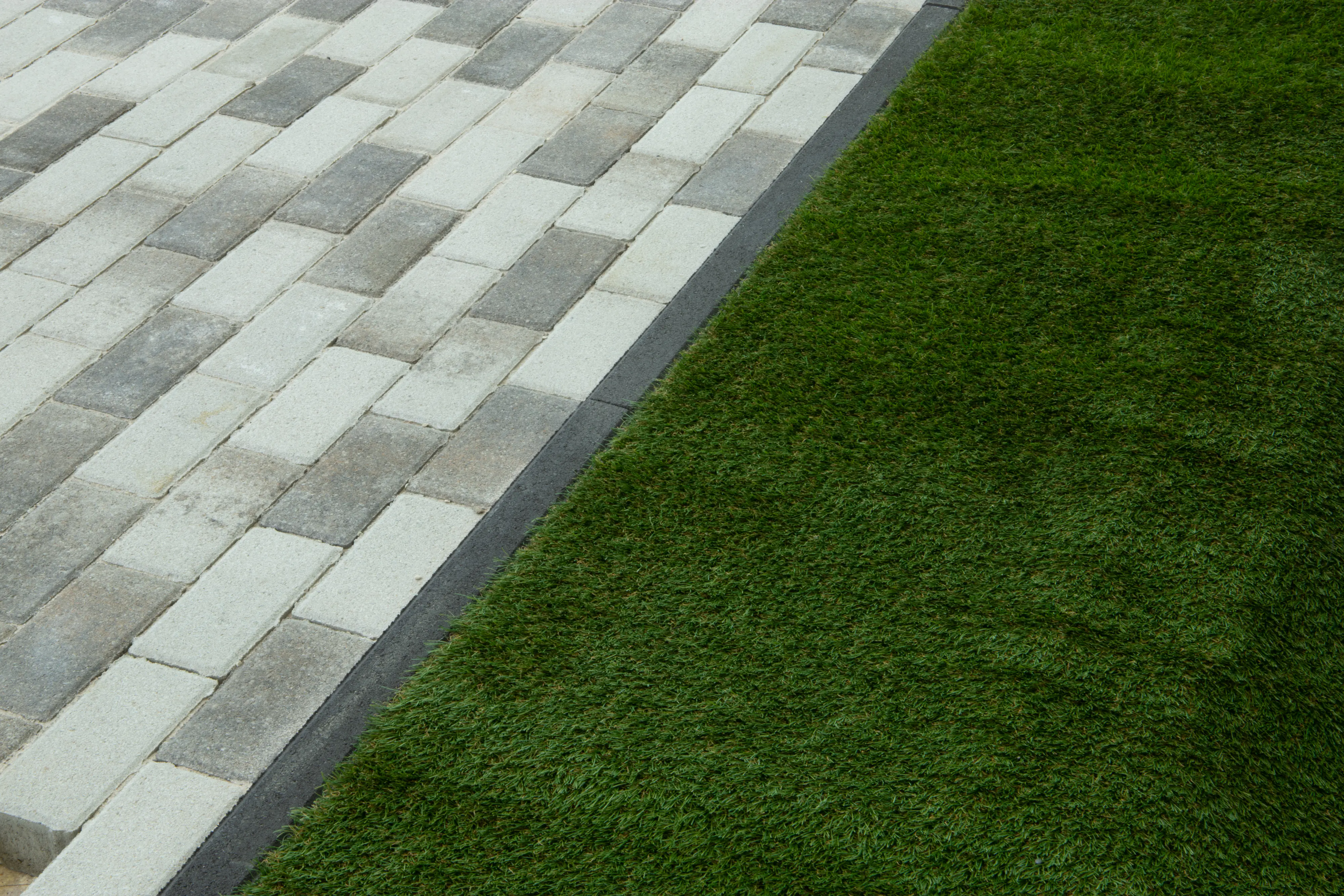 EHL Randstein Form C 100 x 25 x 6 cm anthrazit