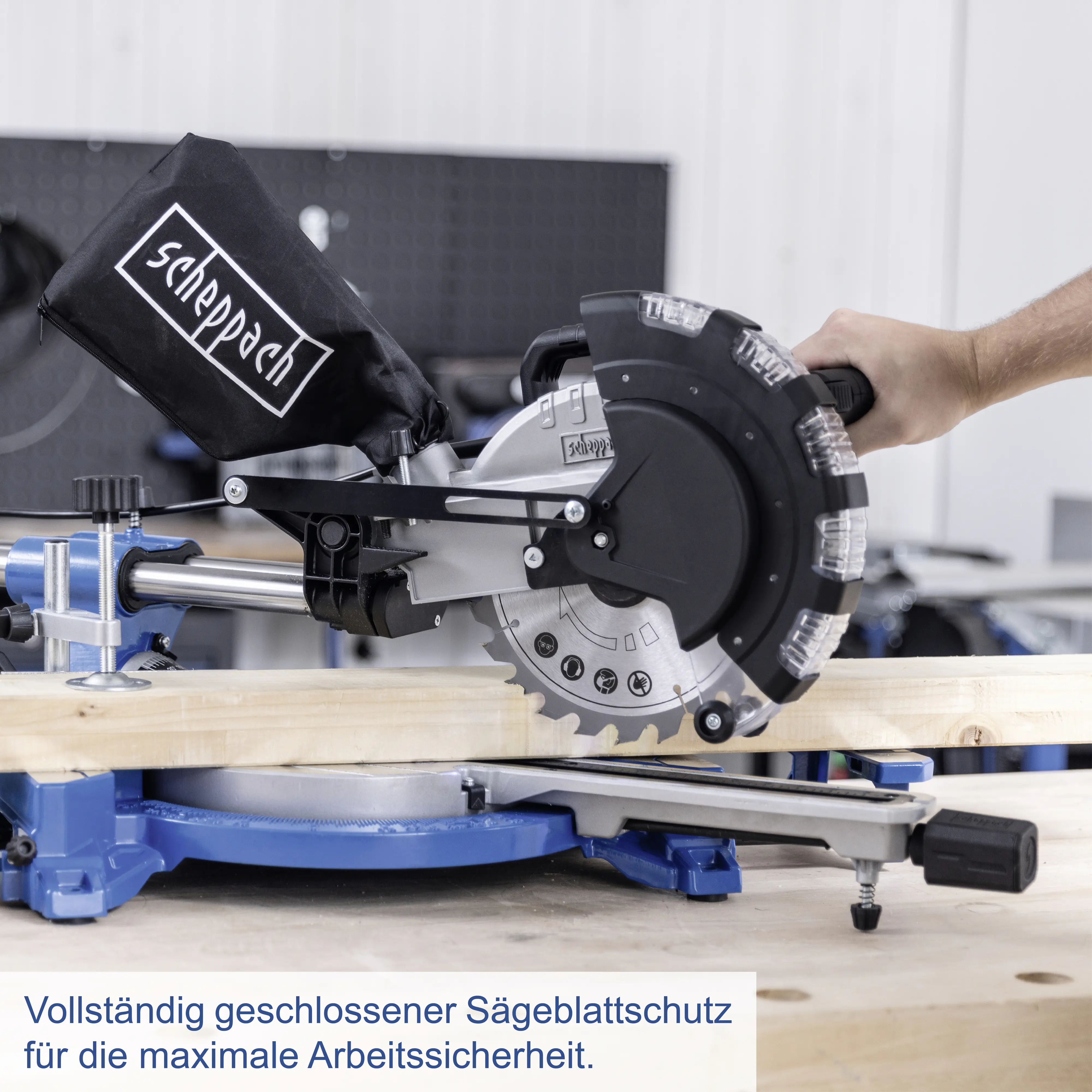 Scheppach Kappzugsäge HM216SPX mit LED-Schattenlicht & 2x Sägeblätter 2000 W