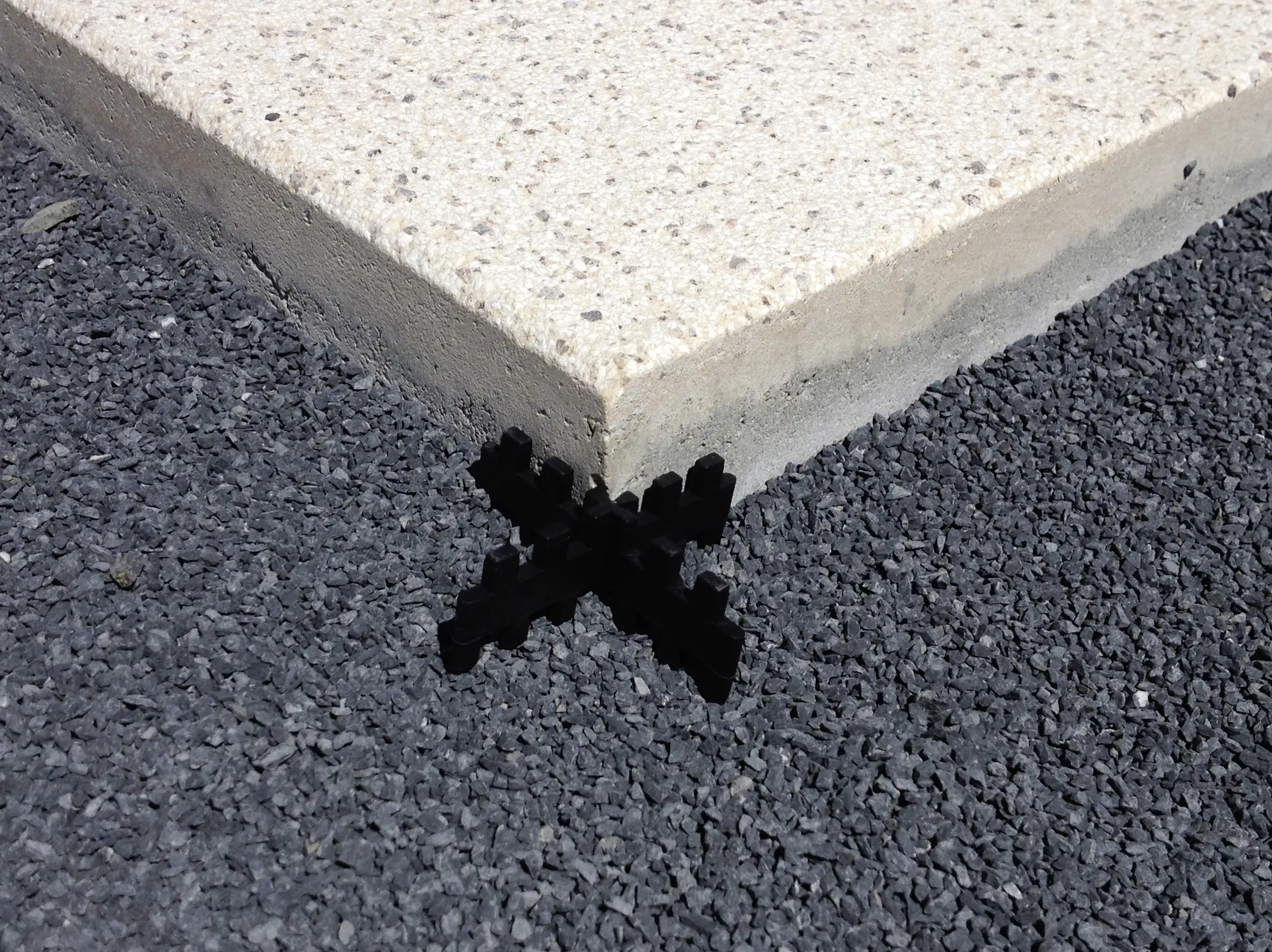 Kann Fugenkreuz für Betonplatten schwarz, 60 x 60 x 20 mm