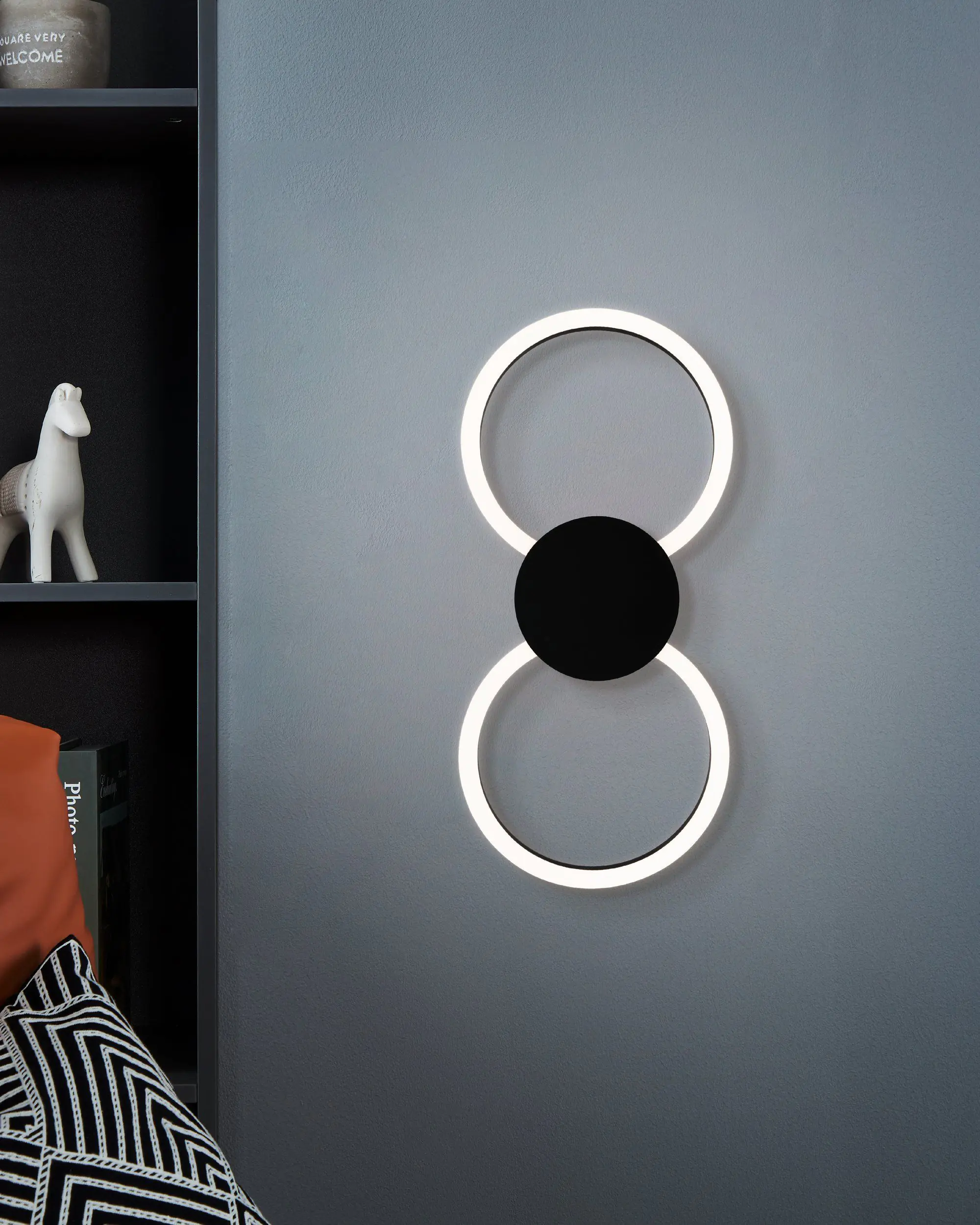 Eglo LED Wandleuchte Venticello schwarz 66 x 30 cm warmweiß-kaltweiß