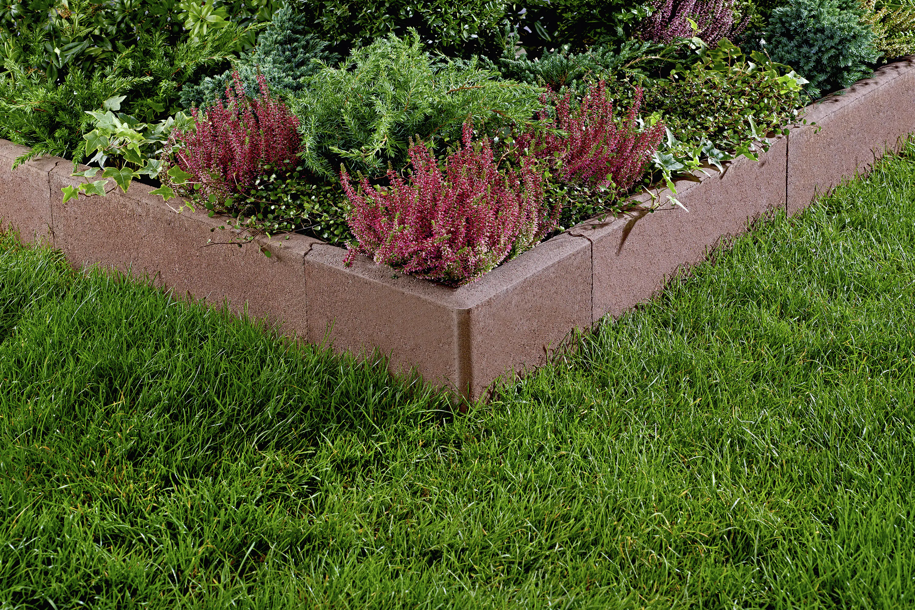 Kann Randstein Ecke mit Nut- und Feder 25 x 25 x 5 cm braun