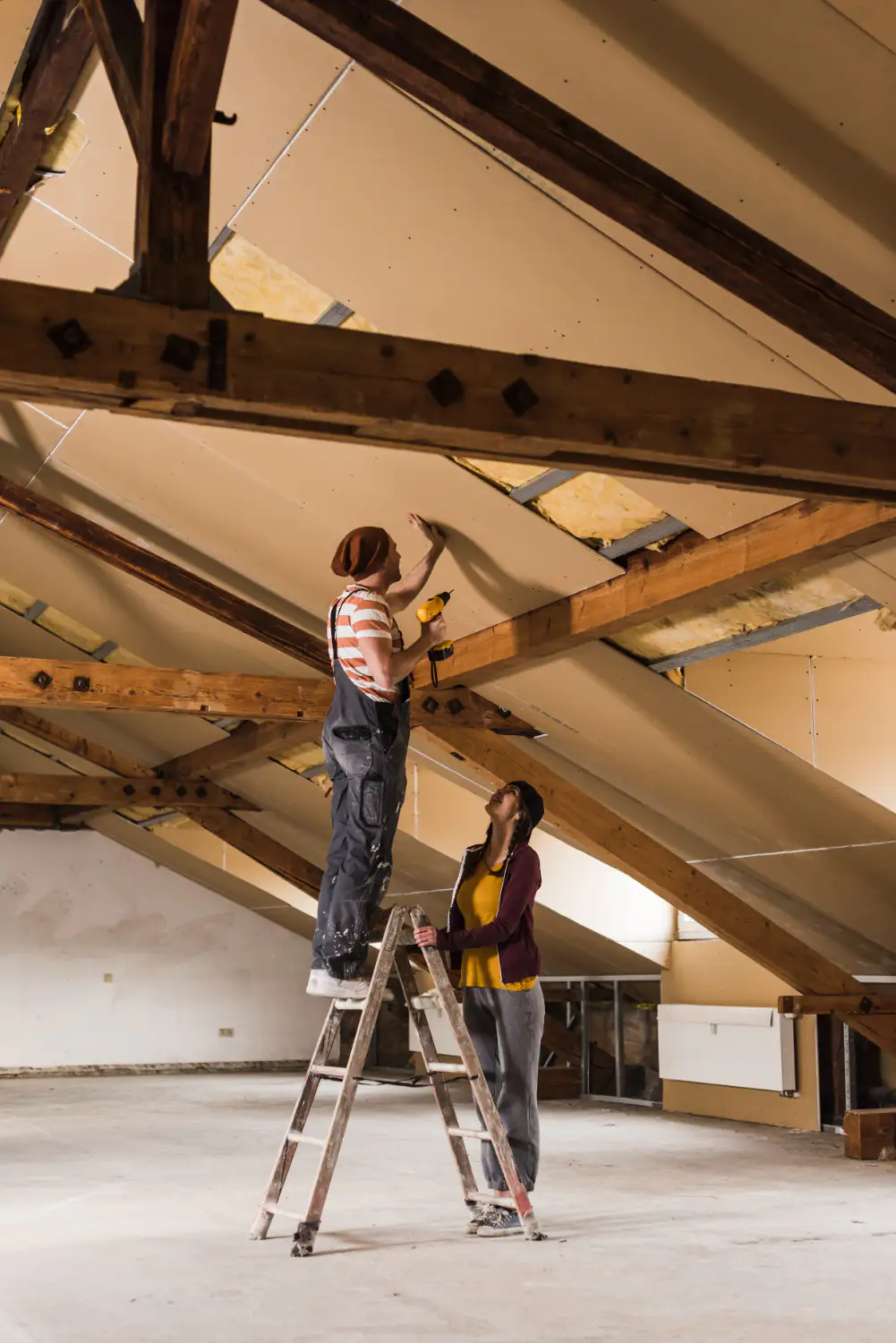 LED Arbeitsleuchte Erik mit zwei Steckdosen, schwarz grün
