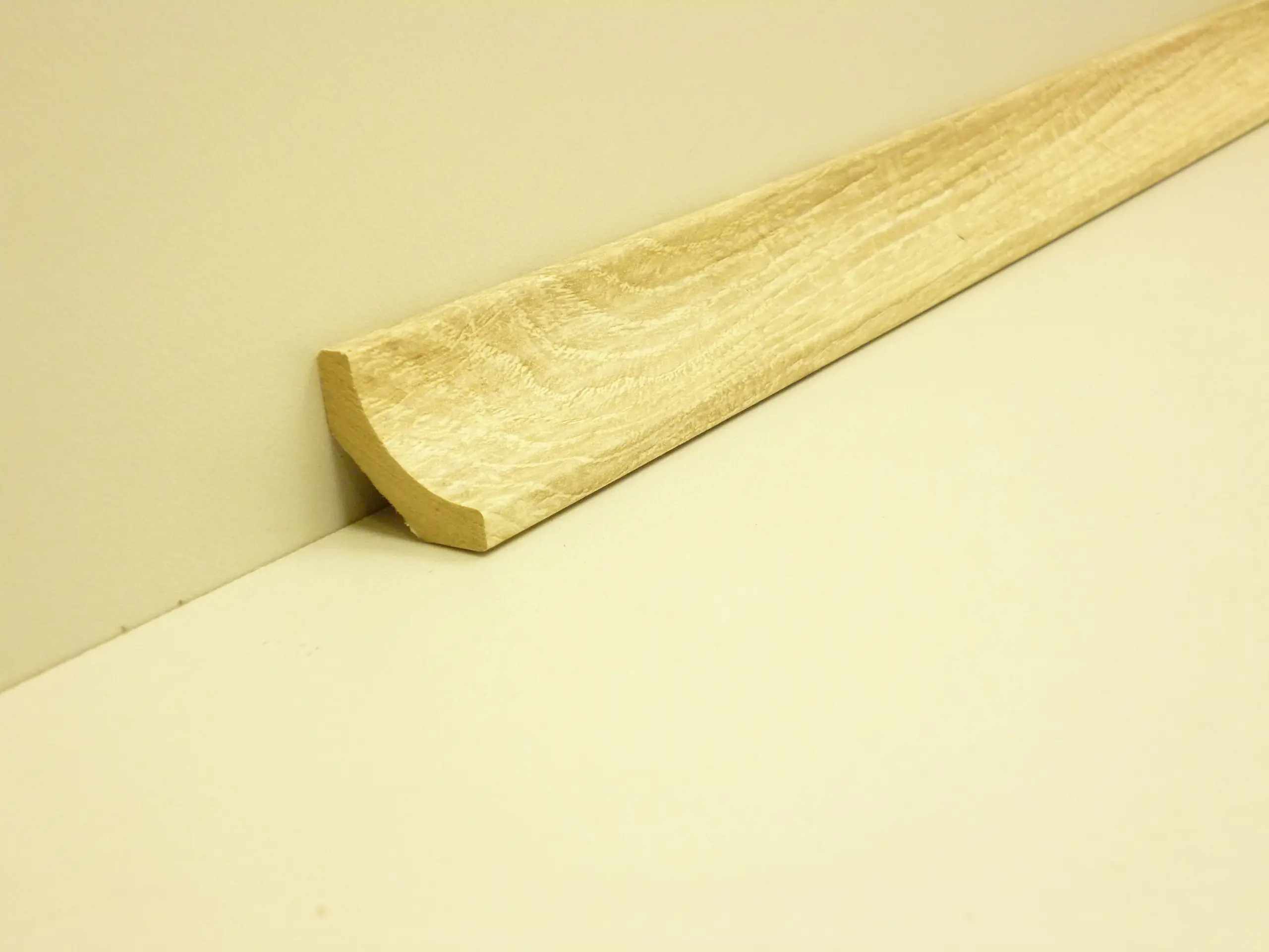 B.S. Bauprogramm Hohlkehlleiste 260 cm 24 x 24 mm Eiche Sonoma