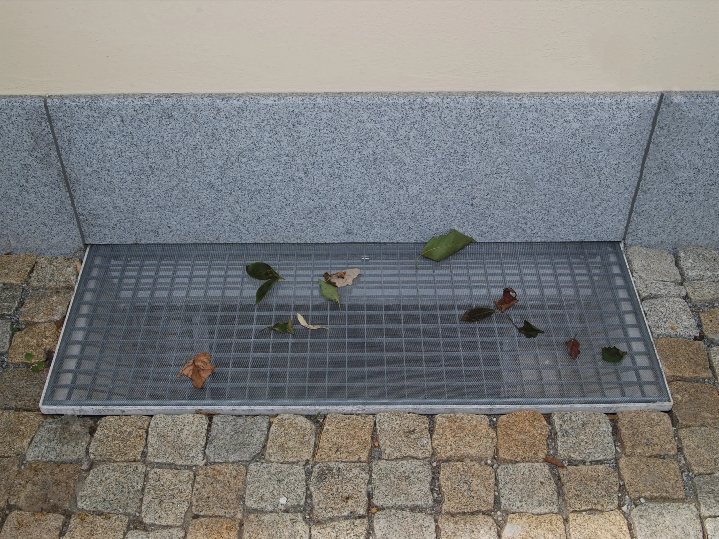 Lichtschachtabdeckung Insektenschutzgitter Maße 130 x 60 cm