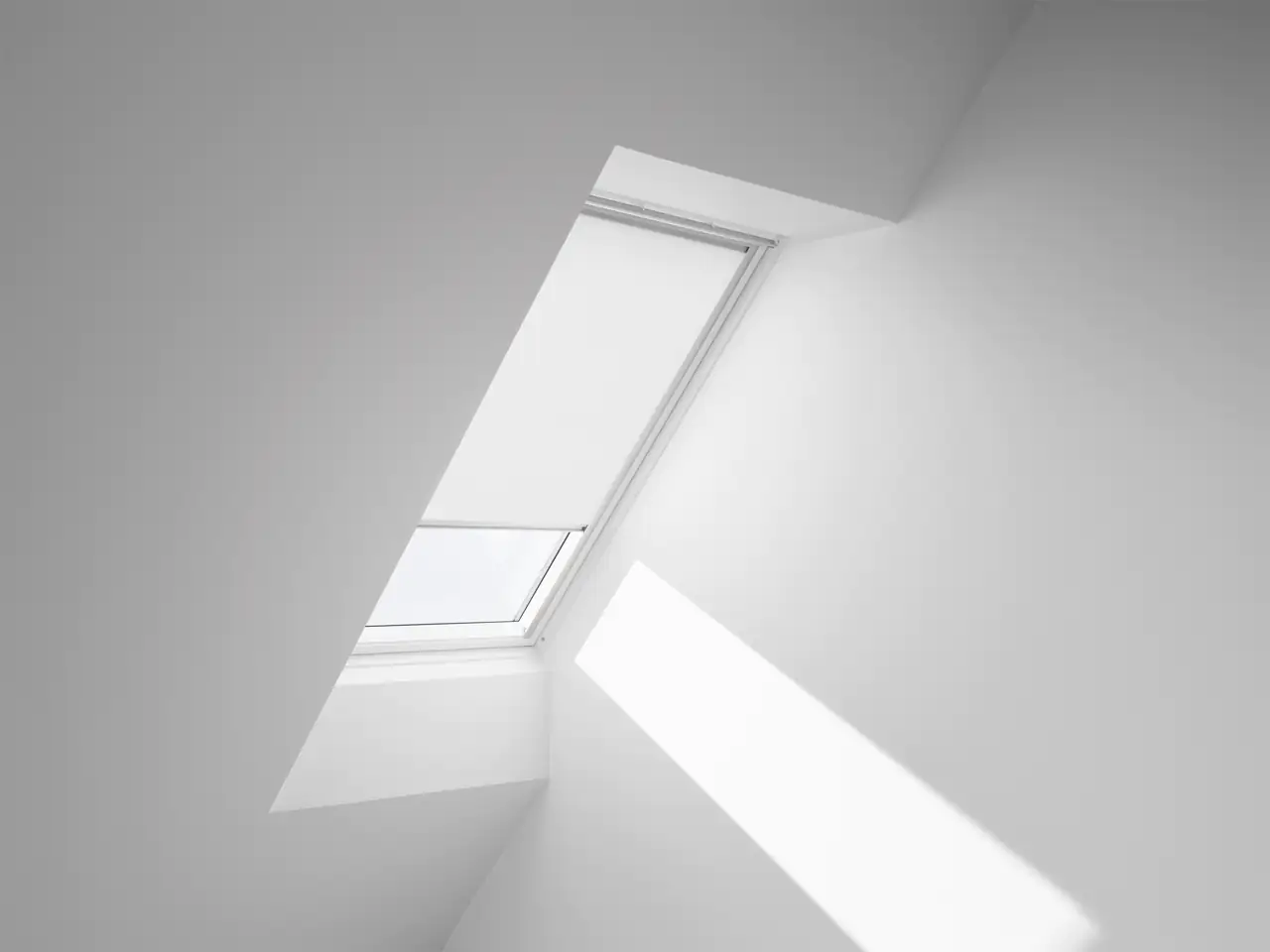 5702326803956 VELUX Rollo manuell RFL MK06 1028S weiß