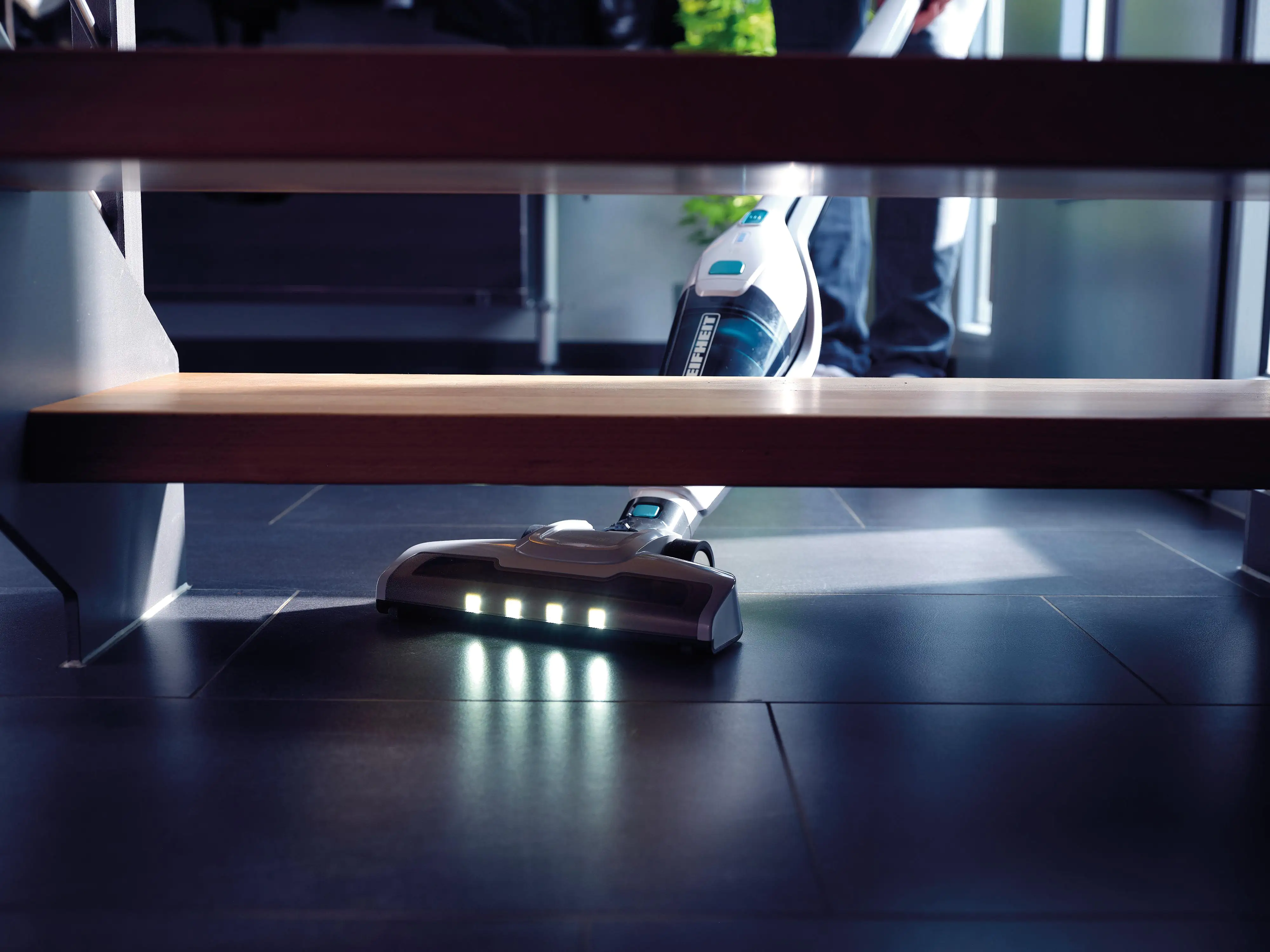 Leifheit Akku-Staubsauger Rotaro PowerVac 2in1 mit verschiedenen Aufsätzen