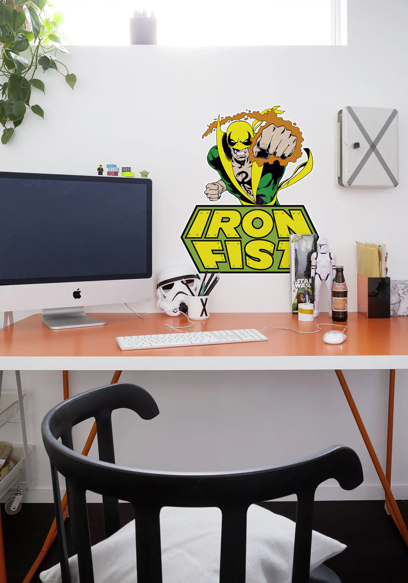Komar Dekosticker Iron Fist Comic 50 x 70 cm Komar Dekosticker Iron Fist Comic 50 x 70 cm