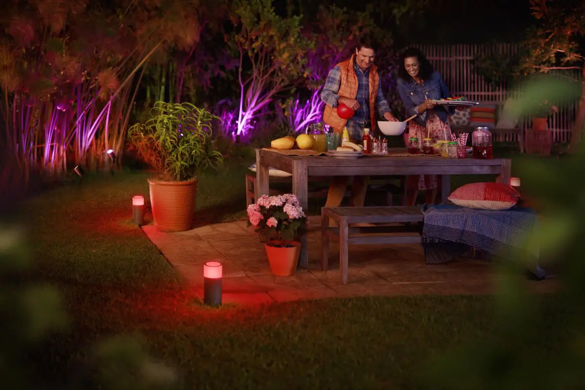 Philips Hue Netzteil 40W Outdoor schwarz 1,5 m Philips Hue Netzteil 40W Outdoor schwarz 1,5 m
