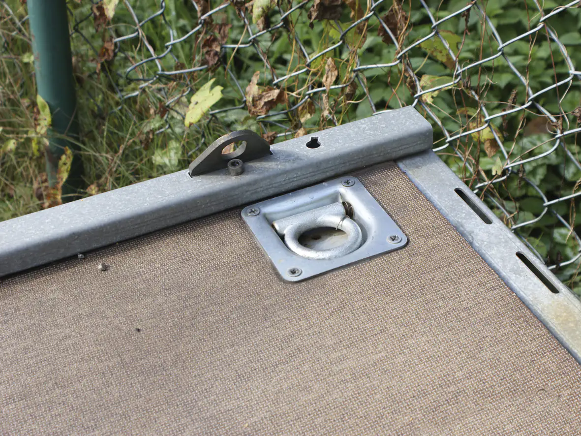 LAS Zurrmulde mit Ringe und Feder gesenkt