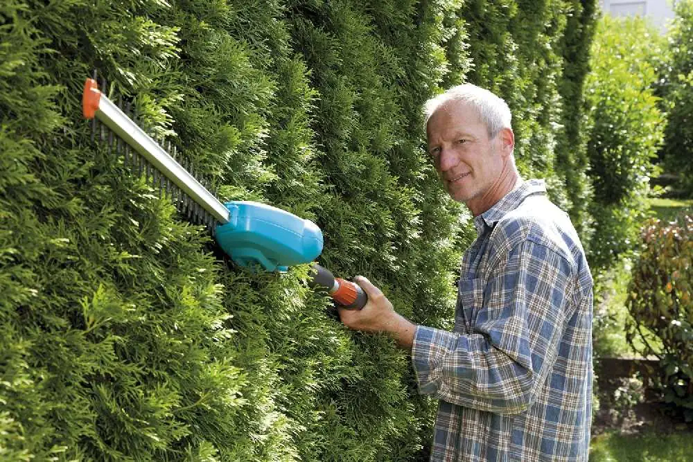 Gardena Akku-Heckenschere THS Li-18/42