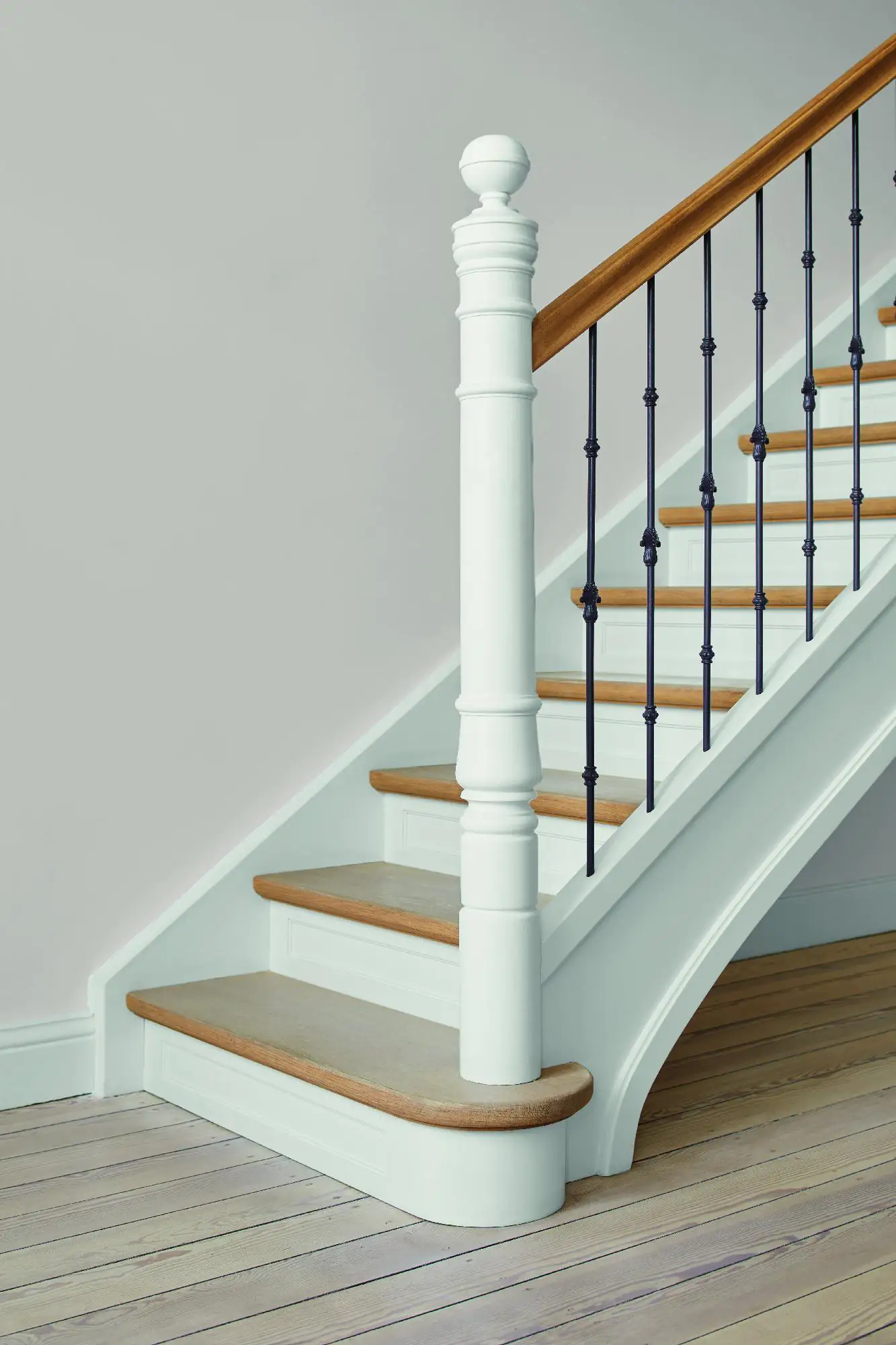 Alpina Feine Farben Lack No. 04 Zeit der Eisblumen  blassgrau edelmatt 750 ml Alpina Feine Farben Lack No. 04 Zeit der Eisblumen  blassgrau edelmatt 750 ml