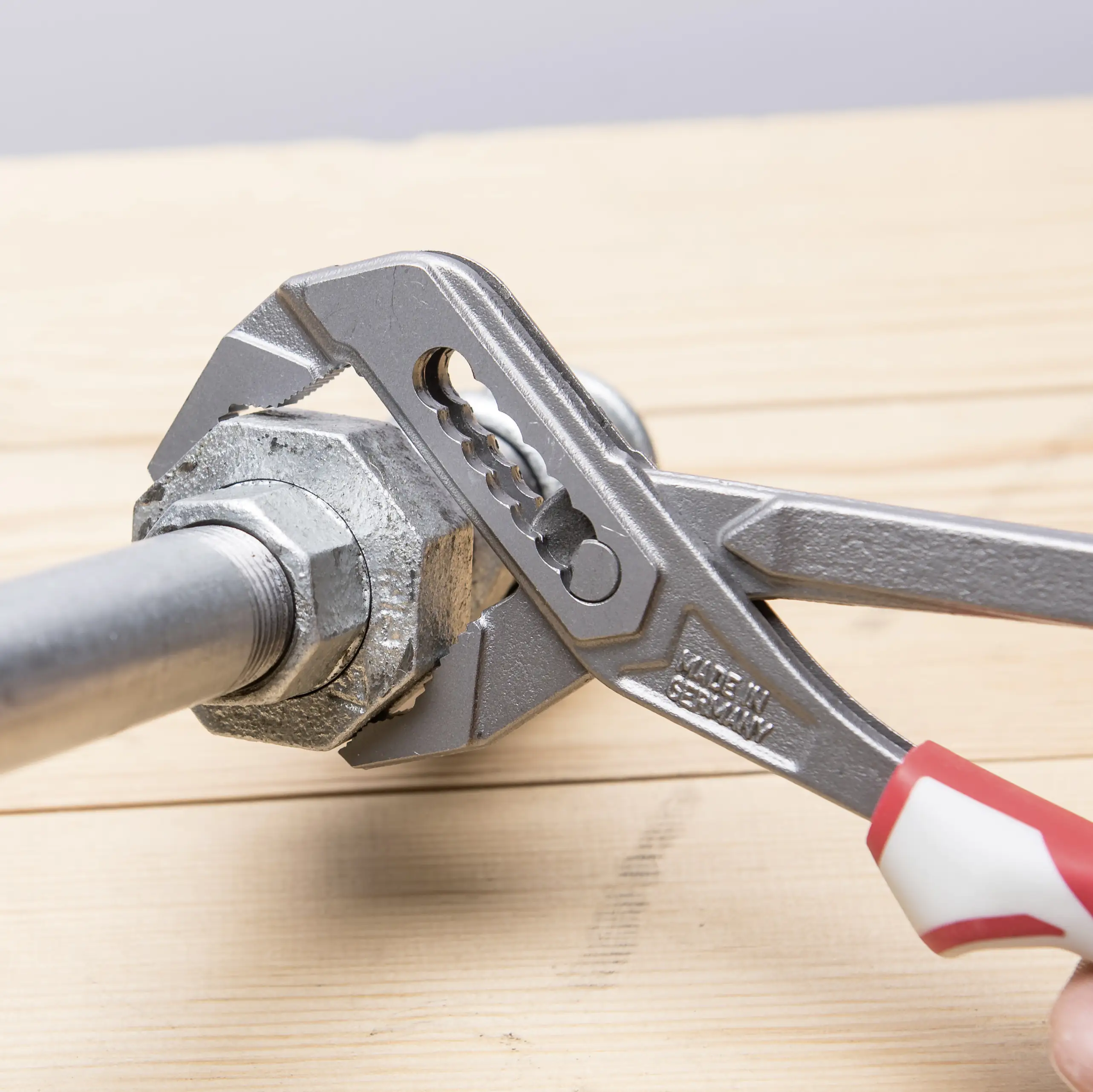 Connex Wasserpumpenzange 240 mm Connex Wasserpumpenzange 240 mm