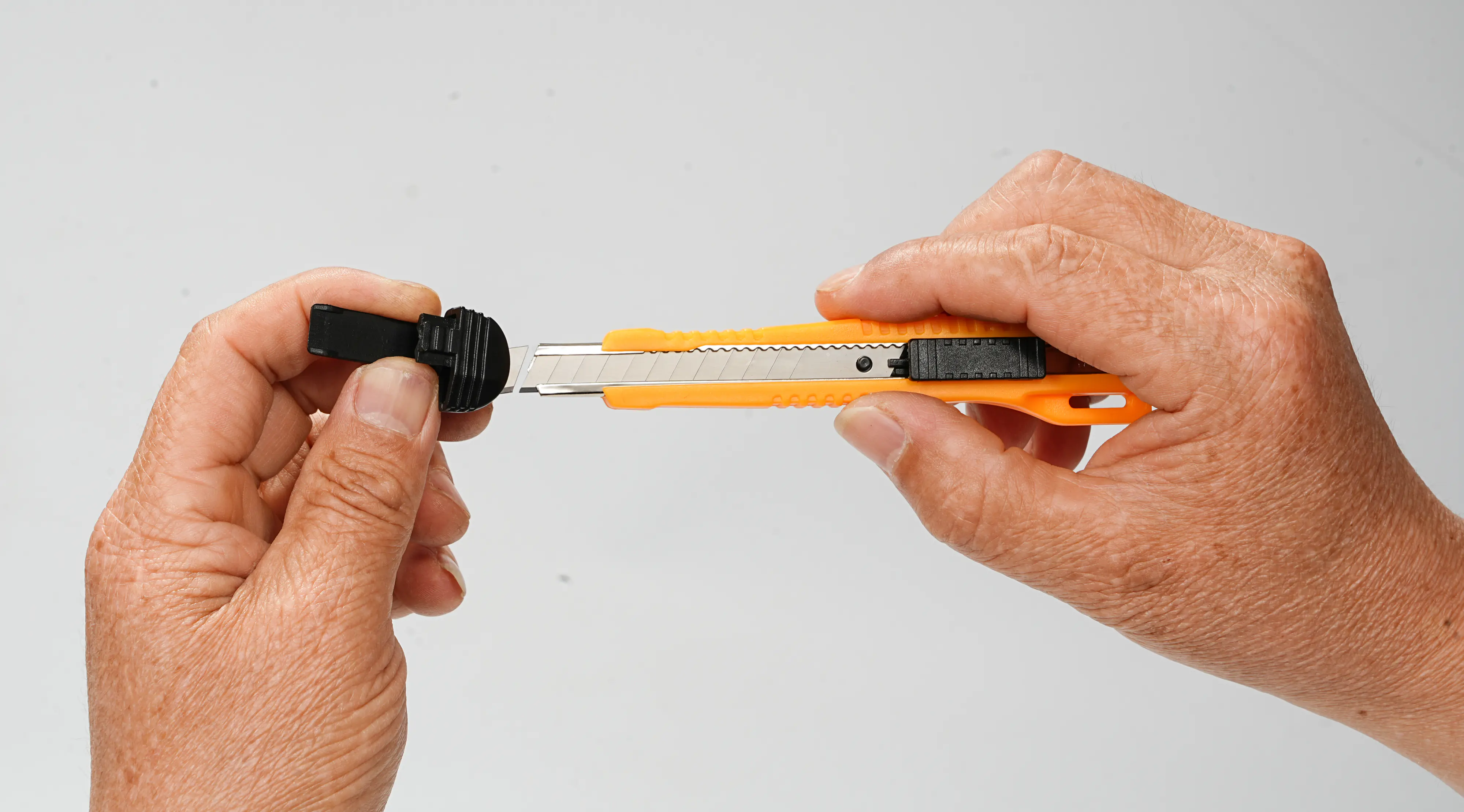 Primaster Cuttermesser 9 mm mit Auto-Lock