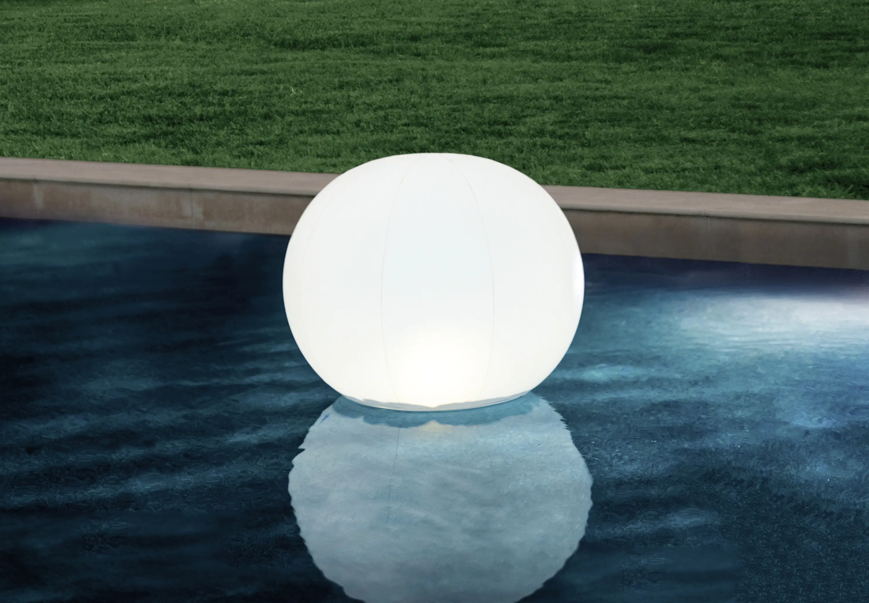 Intex LED Schwimmleuchte Globus Ø 89 x 79 cm ( L x B )