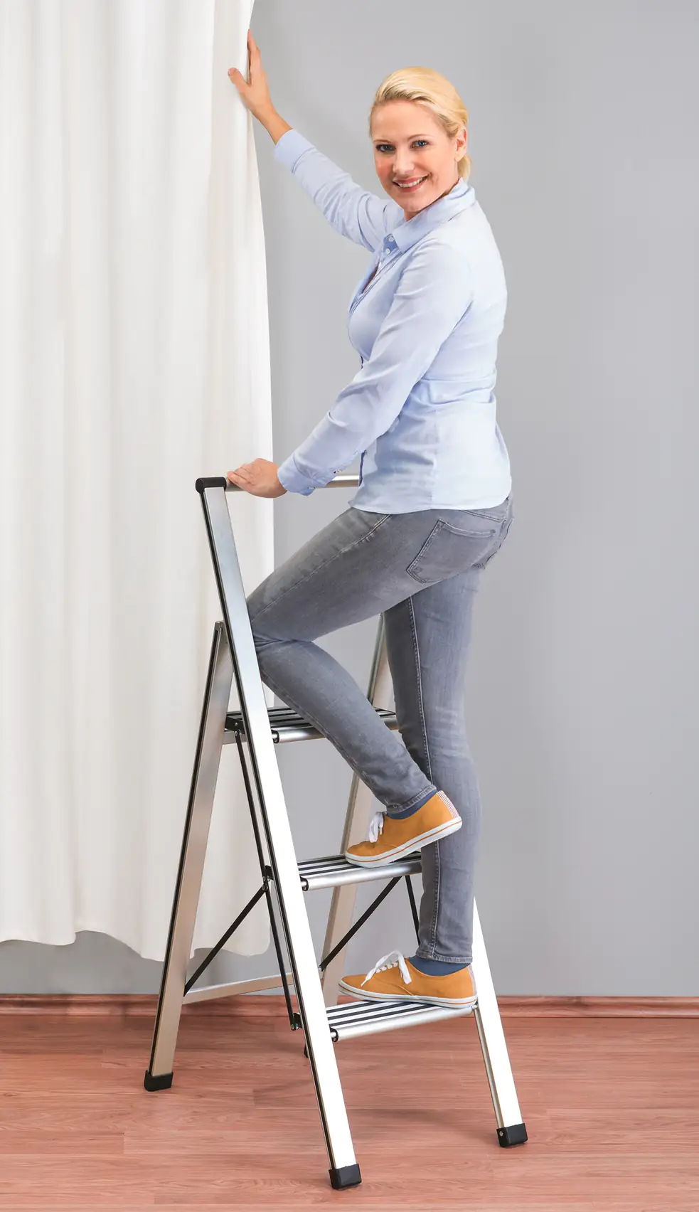 4008838601013_01 Wenko Aluminium-Design Klapptrittleiter 2,55 m