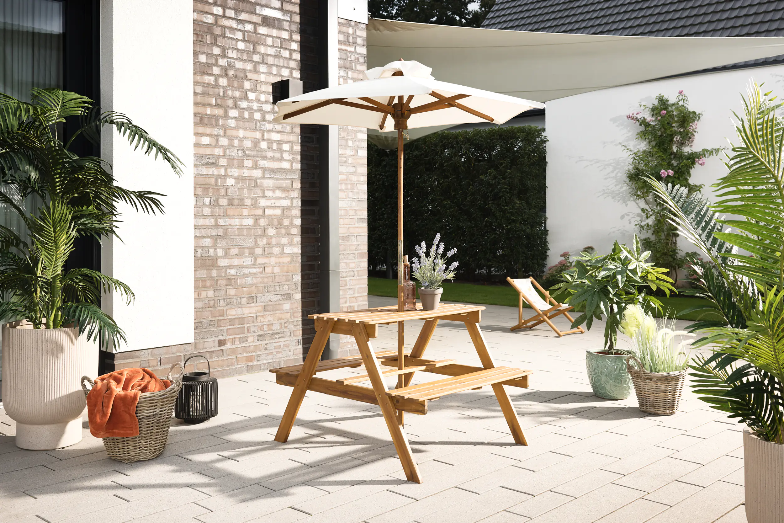 Kindersitzgruppe Mia mit Sonnenschirm holz