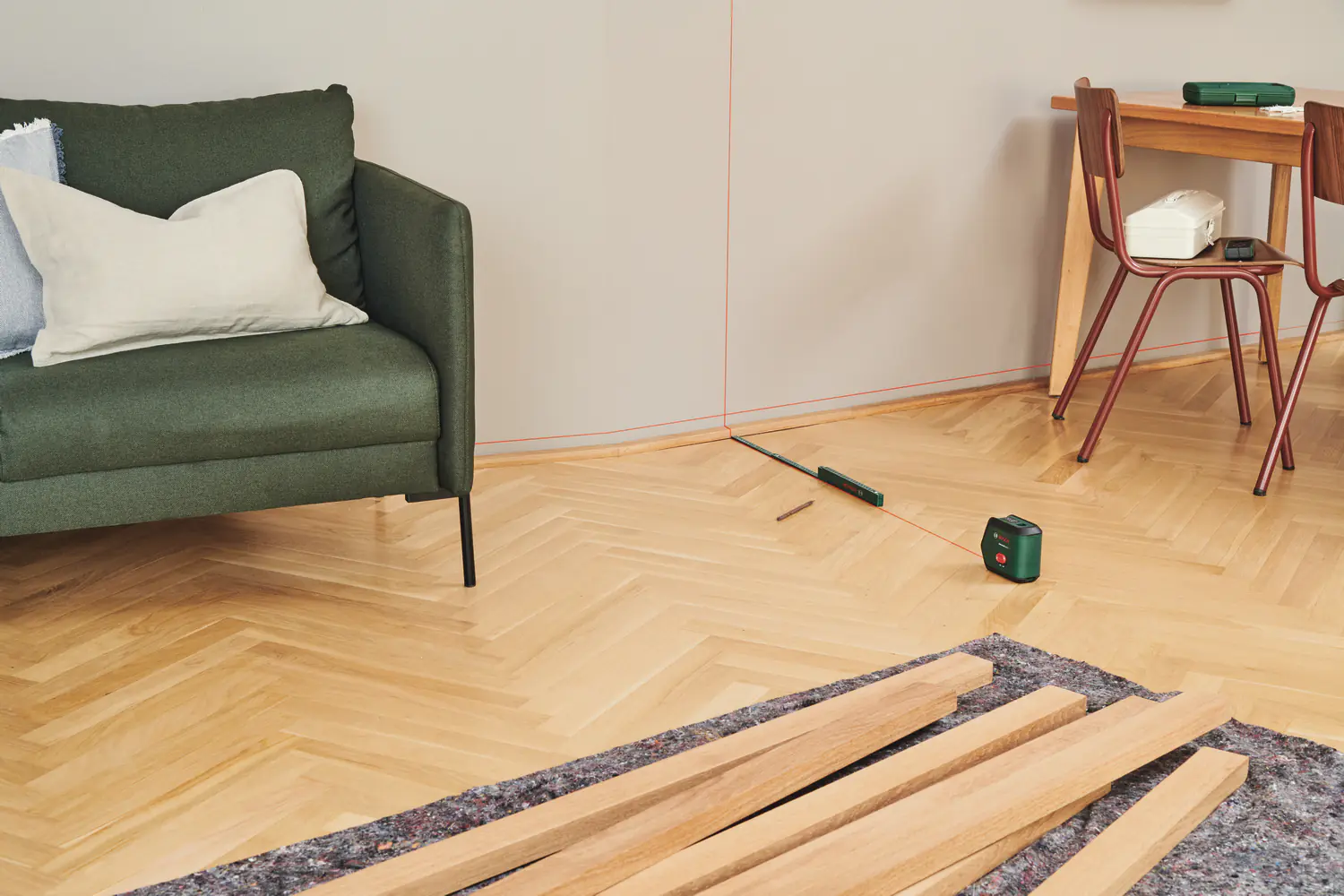 Bosch Kreuzlinien-Laser mit Lotfunktion UniversalLevel 2 Set