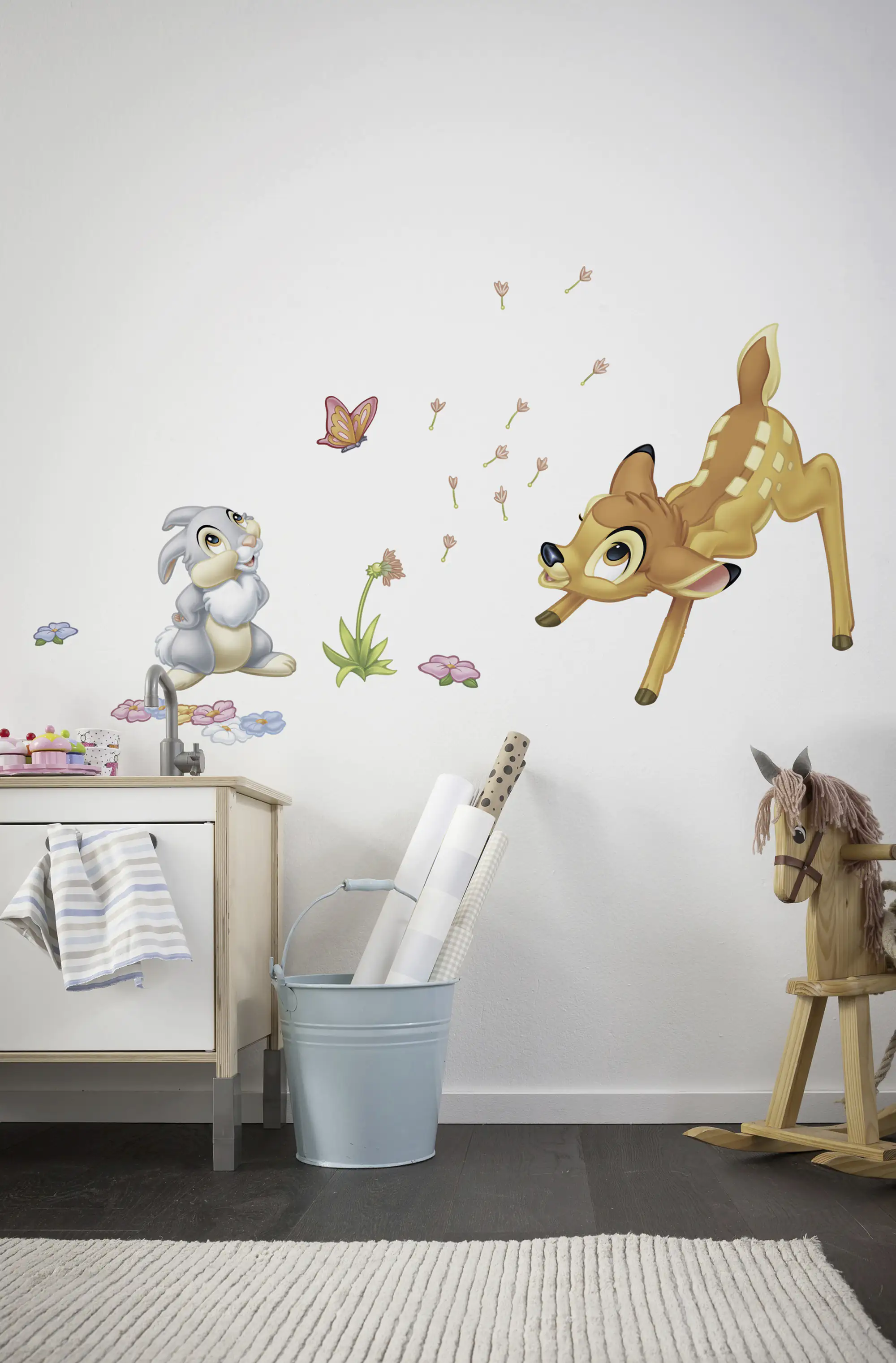 4036834640439_2573971 Komar Decosticker Bambi 50 x 70 cm
