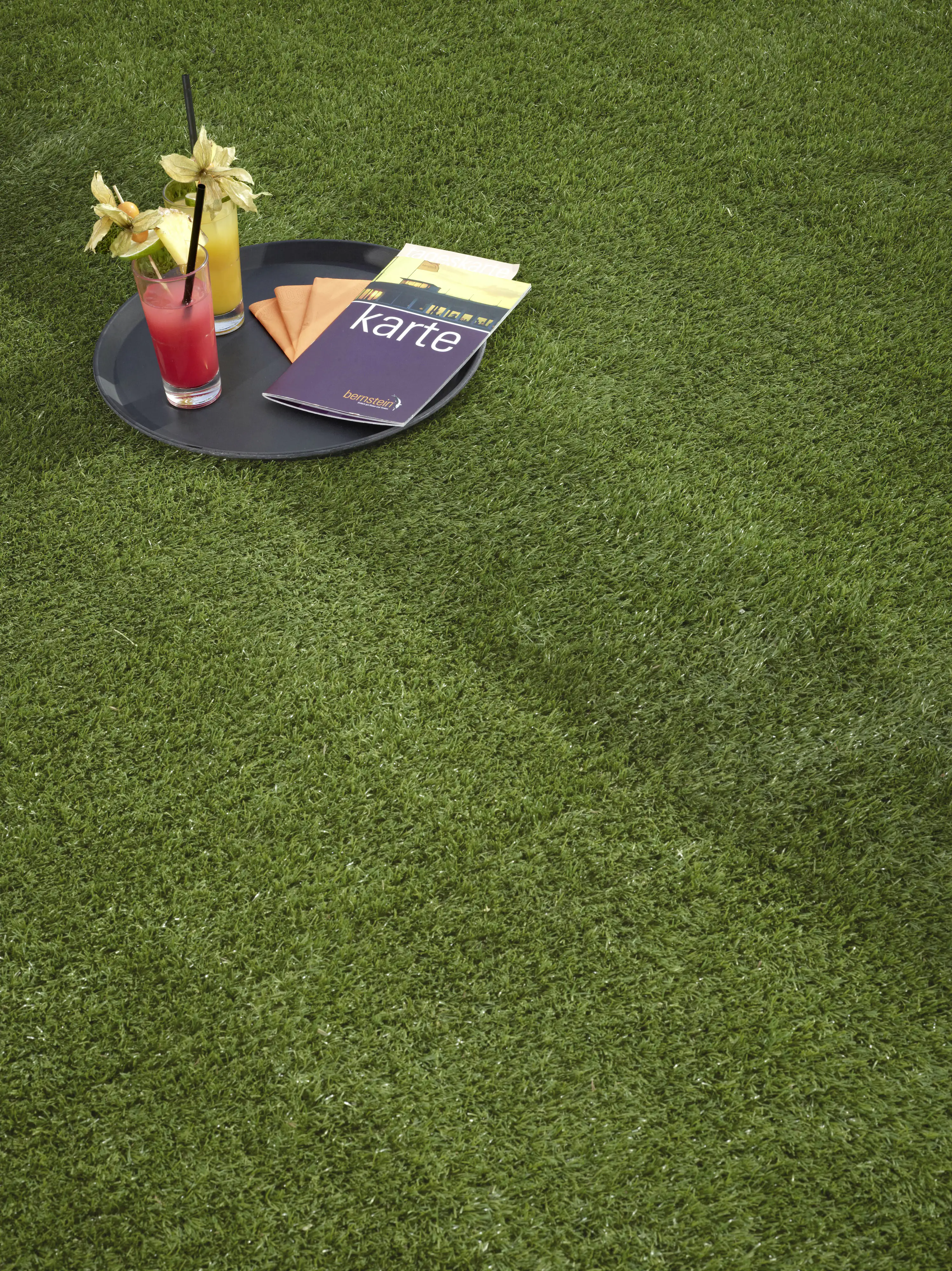 Kunstrasen Moorea getuftet,  grün, 2 m,  mit Drainagelöchern