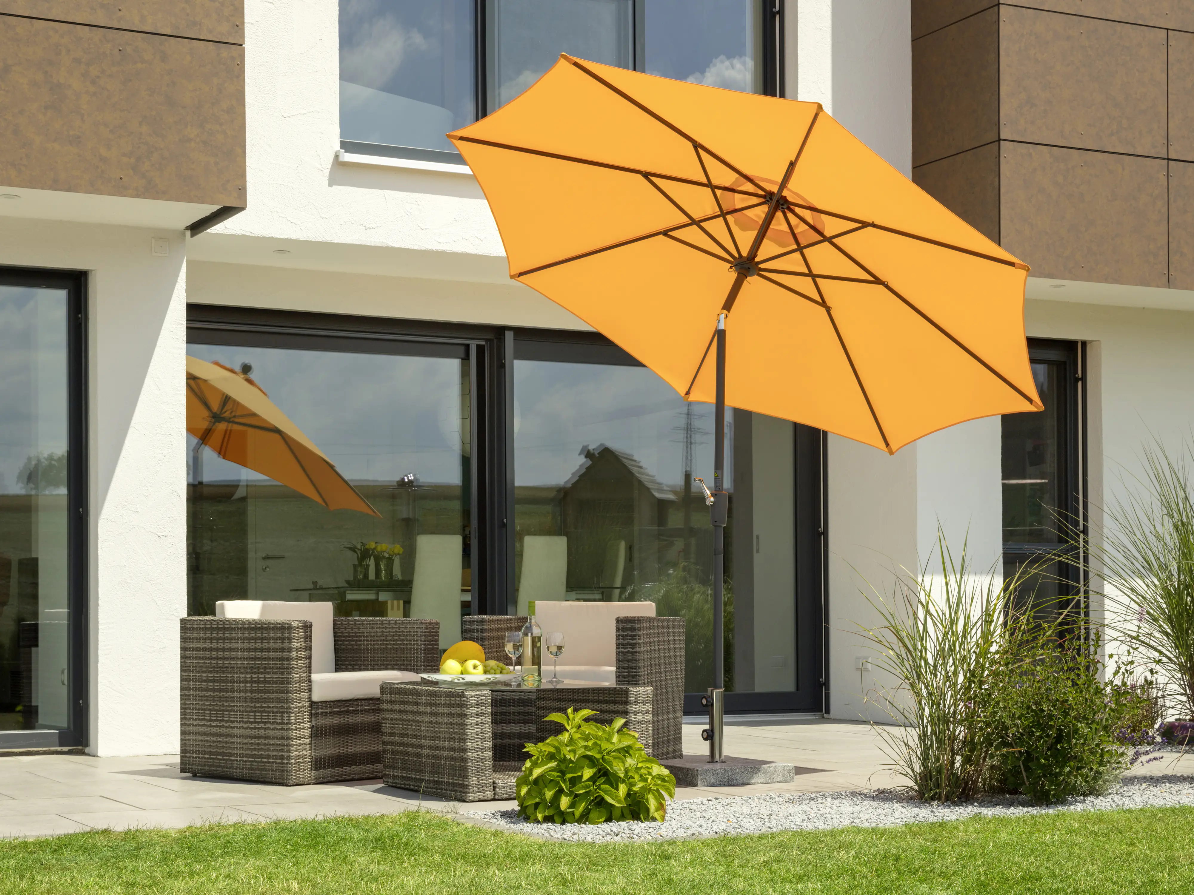 Schneider Sonnenschirm Harlem mandarine Ø 270 cm Schneider Sonnenschirm Harlem mandarine Ø 270 cm